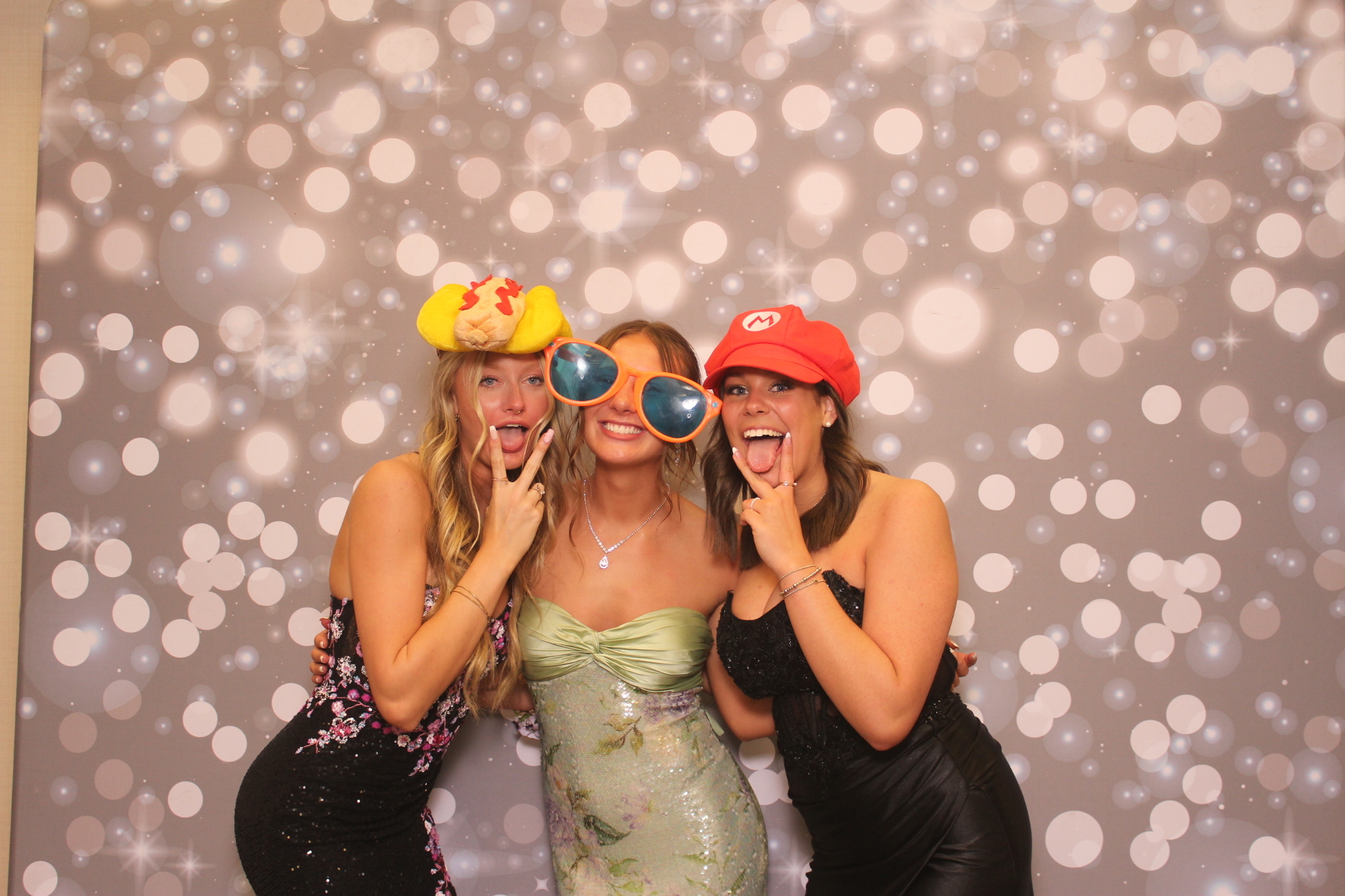 Valley View Prom | View more photos from the event at gallery.photoboothcincy.com/u/PhotoBoothCincy/Valley-View-Prom-0