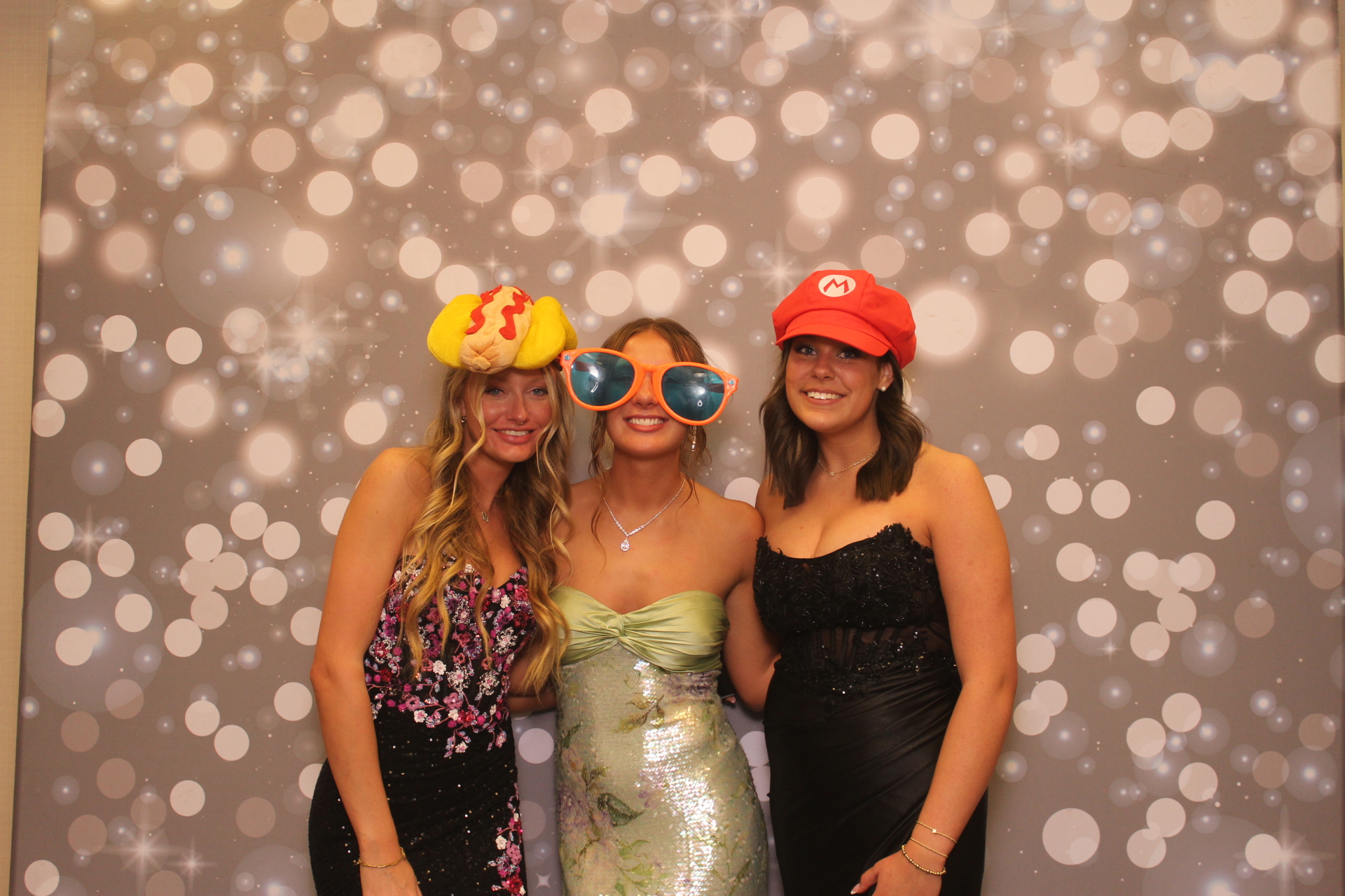 Valley View Prom | View more photos from the event at gallery.photoboothcincy.com/u/PhotoBoothCincy/Valley-View-Prom-0