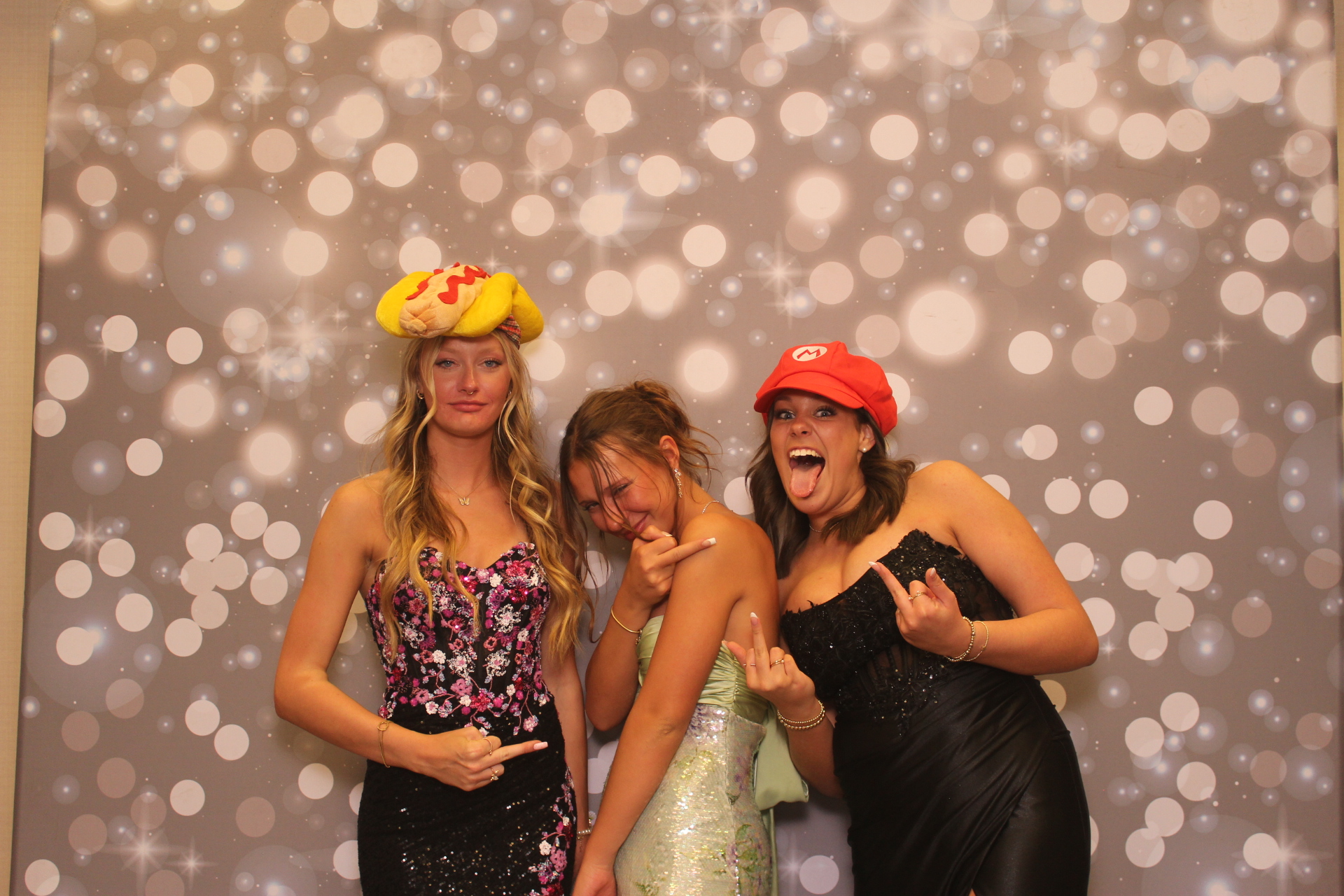 Valley View Prom | View more photos from the event at gallery.photoboothcincy.com/u/PhotoBoothCincy/Valley-View-Prom-0