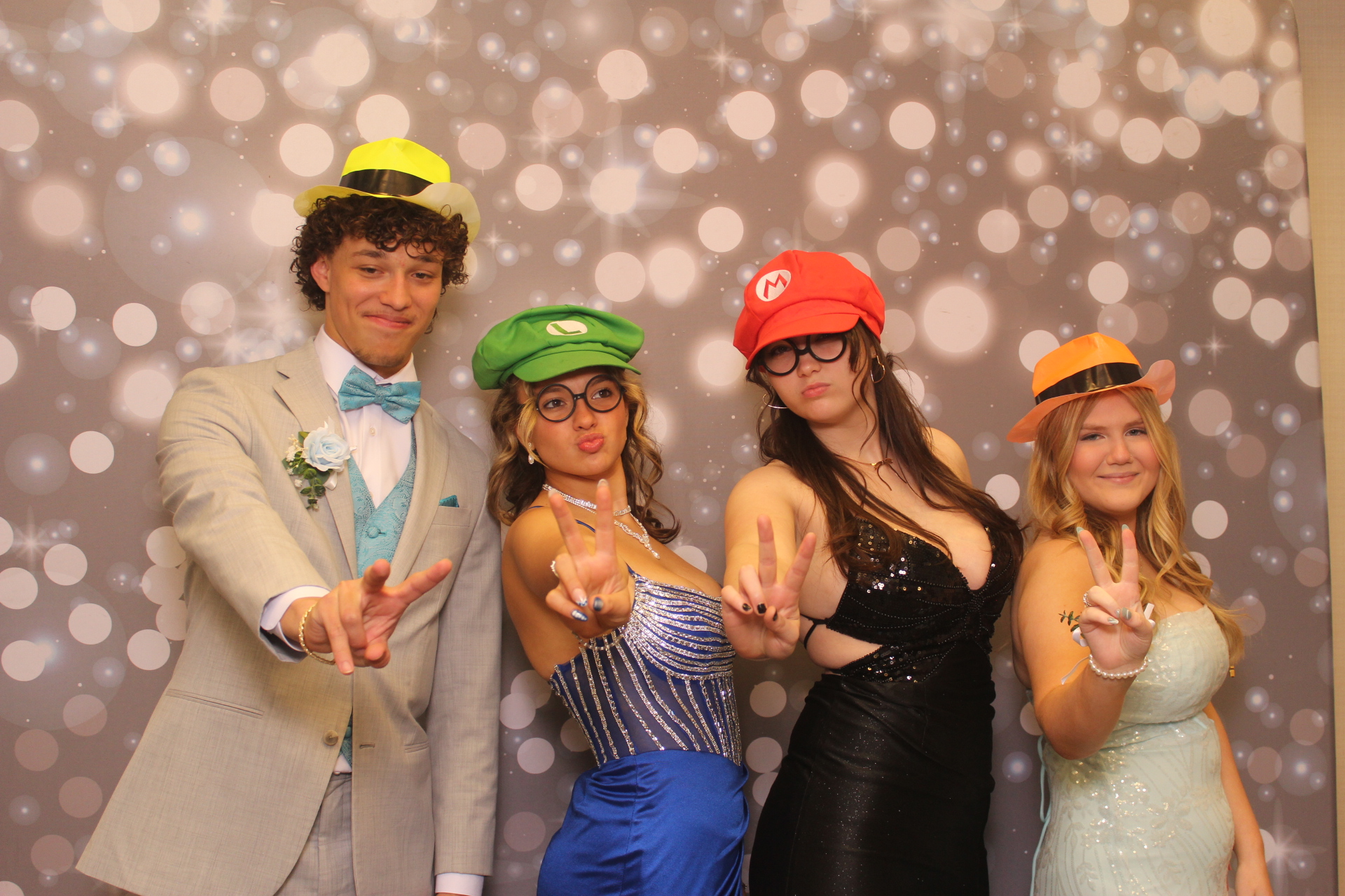 Valley View Prom | View more photos from the event at gallery.photoboothcincy.com/u/PhotoBoothCincy/Valley-View-Prom-0