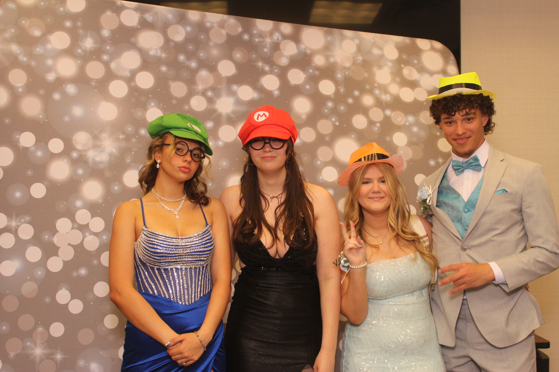 Valley View Prom | View more photos from the event at gallery.photoboothcincy.com/u/PhotoBoothCincy/Valley-View-Prom-0