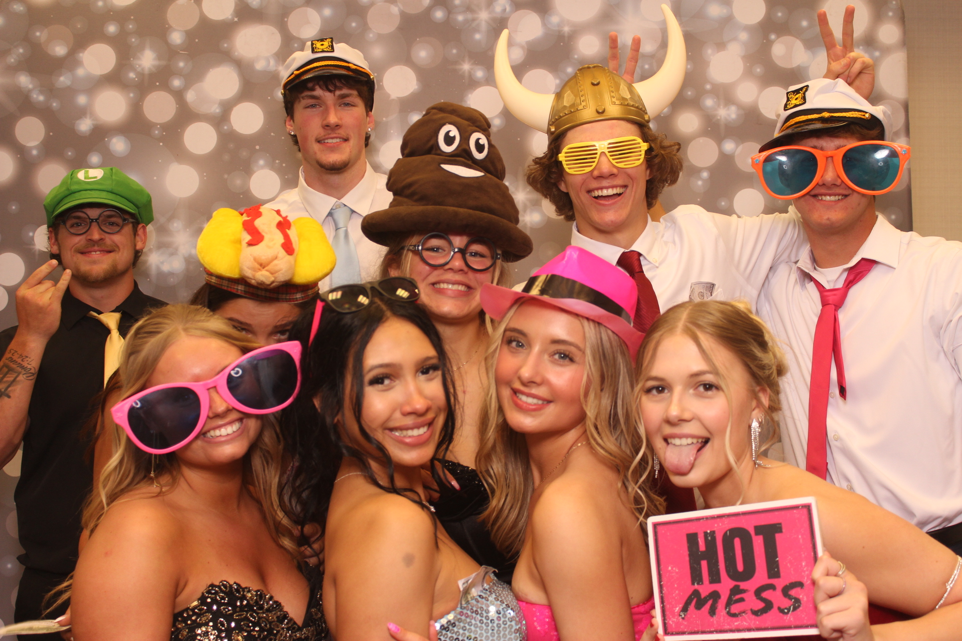 Valley View Prom | View more photos from the event at gallery.photoboothcincy.com/u/PhotoBoothCincy/Valley-View-Prom-0