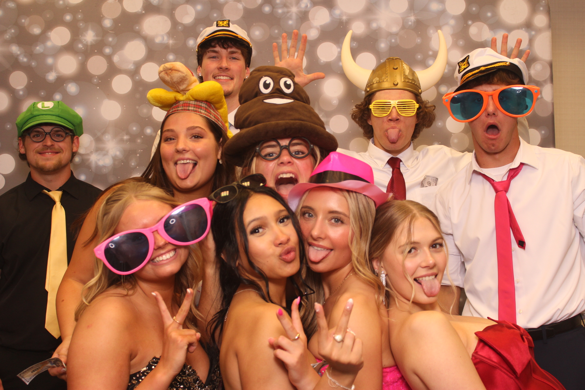 Valley View Prom | View more photos from the event at gallery.photoboothcincy.com/u/PhotoBoothCincy/Valley-View-Prom-0
