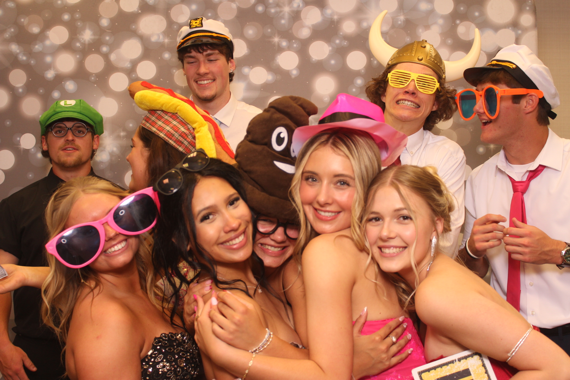Valley View Prom | View more photos from the event at gallery.photoboothcincy.com/u/PhotoBoothCincy/Valley-View-Prom-0