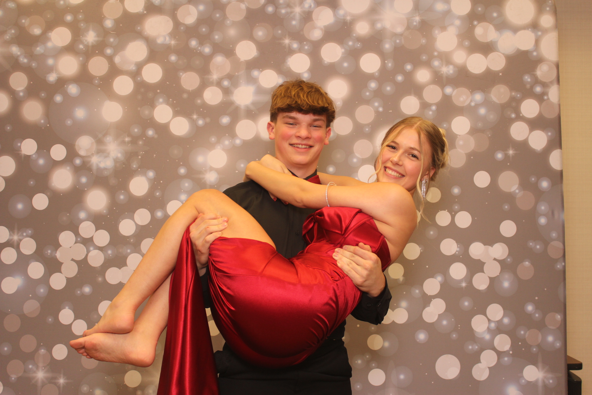 Valley View Prom | View more photos from the event at gallery.photoboothcincy.com/u/PhotoBoothCincy/Valley-View-Prom-0