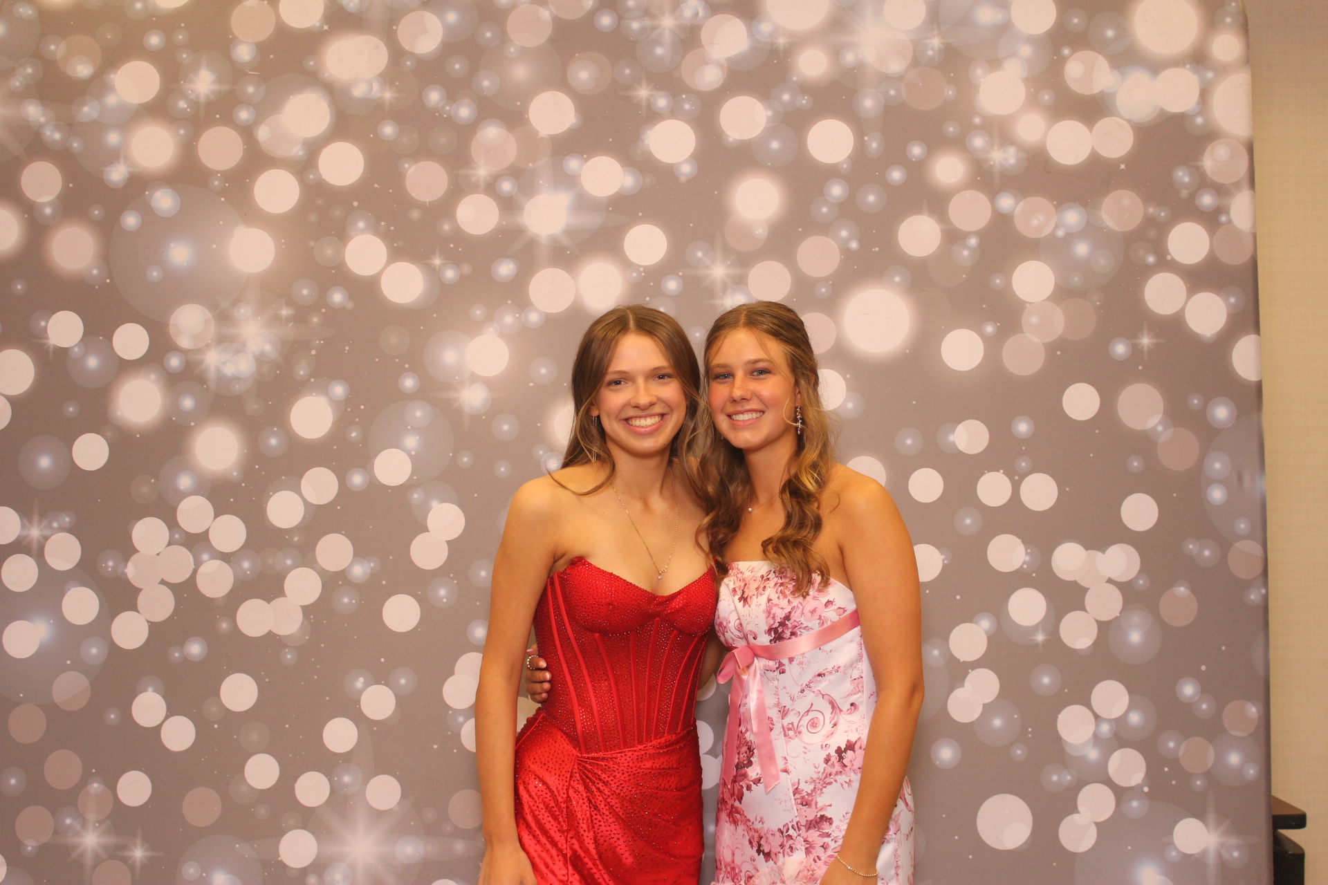 Valley View Prom | View more photos from the event at gallery.photoboothcincy.com/u/PhotoBoothCincy/Valley-View-Prom-0