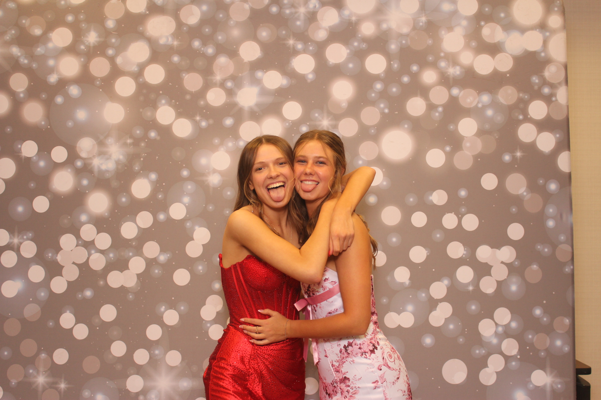 Valley View Prom | View more photos from the event at gallery.photoboothcincy.com/u/PhotoBoothCincy/Valley-View-Prom-0
