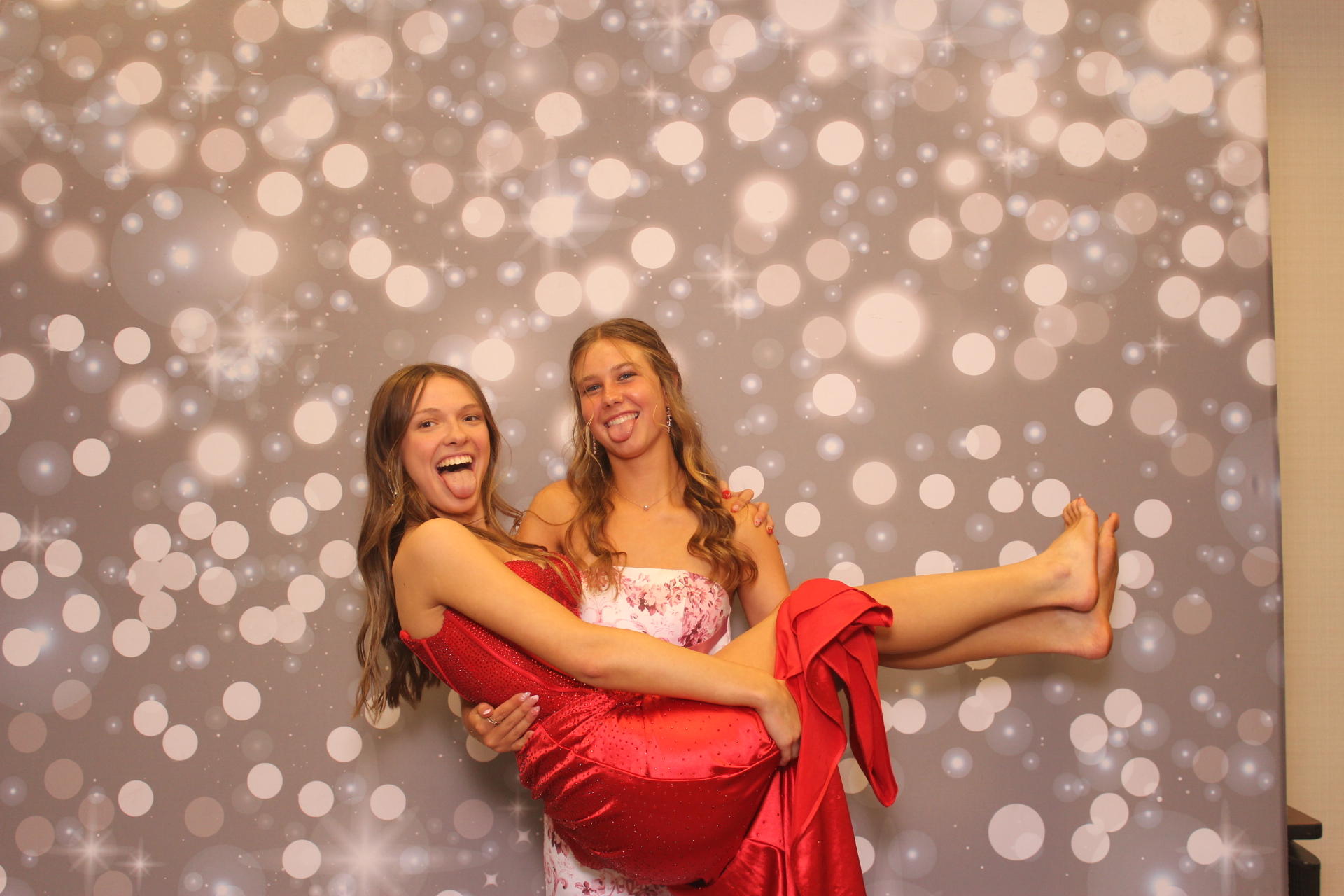 Valley View Prom | View more photos from the event at gallery.photoboothcincy.com/u/PhotoBoothCincy/Valley-View-Prom-0
