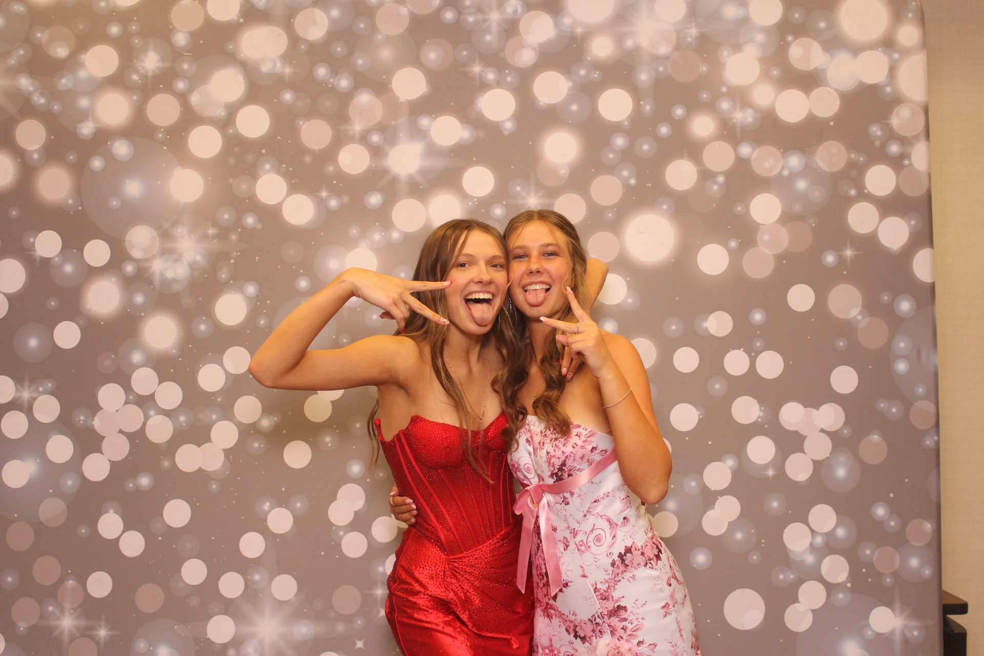 Valley View Prom | View more photos from the event at gallery.photoboothcincy.com/u/PhotoBoothCincy/Valley-View-Prom-0