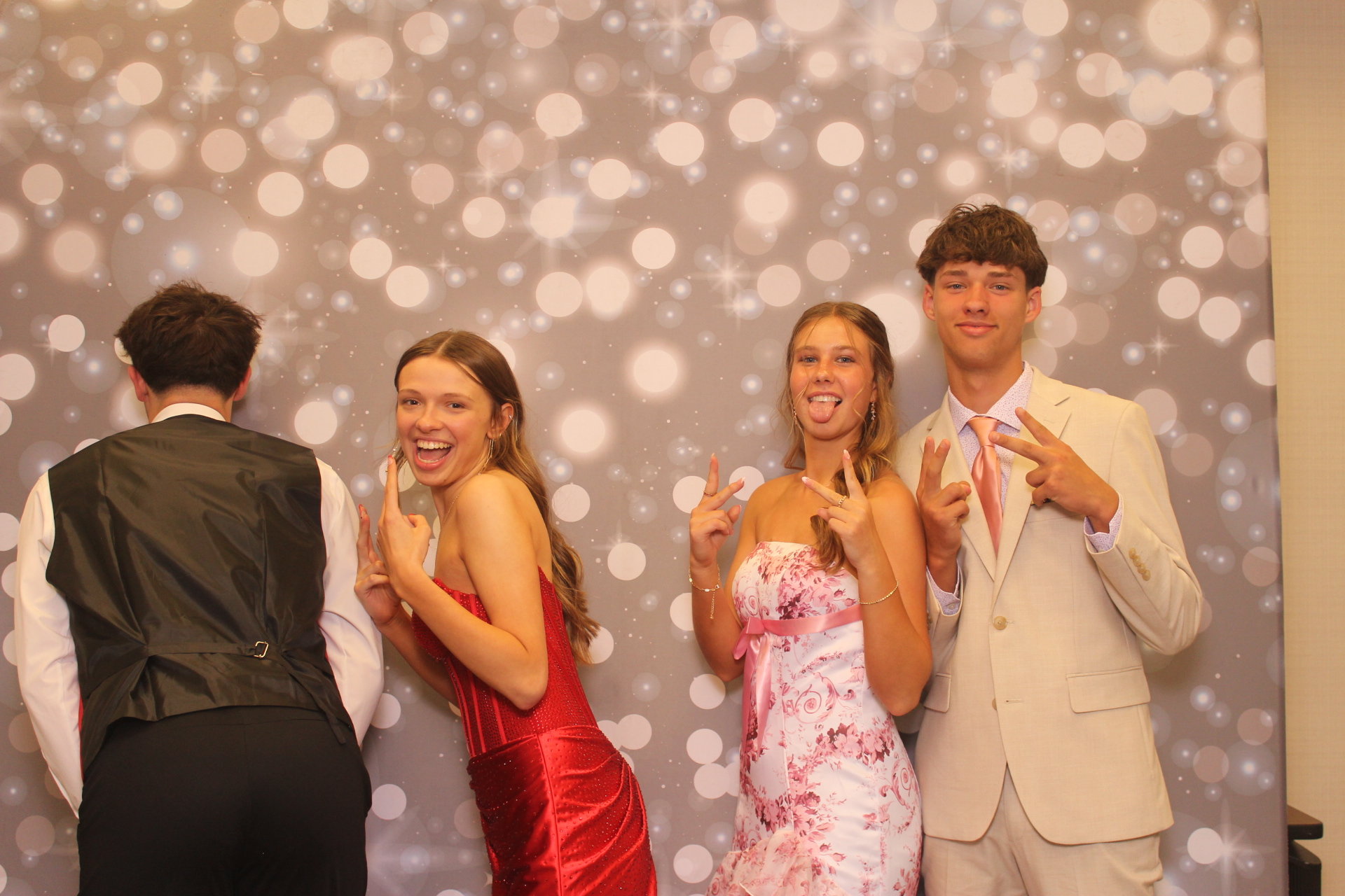 Valley View Prom | View more photos from the event at gallery.photoboothcincy.com/u/PhotoBoothCincy/Valley-View-Prom-0