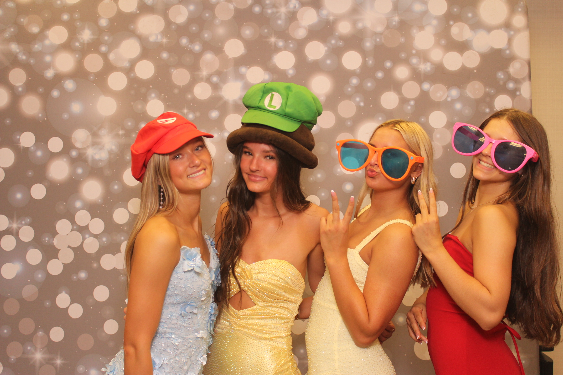 Valley View Prom | View more photos from the event at gallery.photoboothcincy.com/u/PhotoBoothCincy/Valley-View-Prom-0