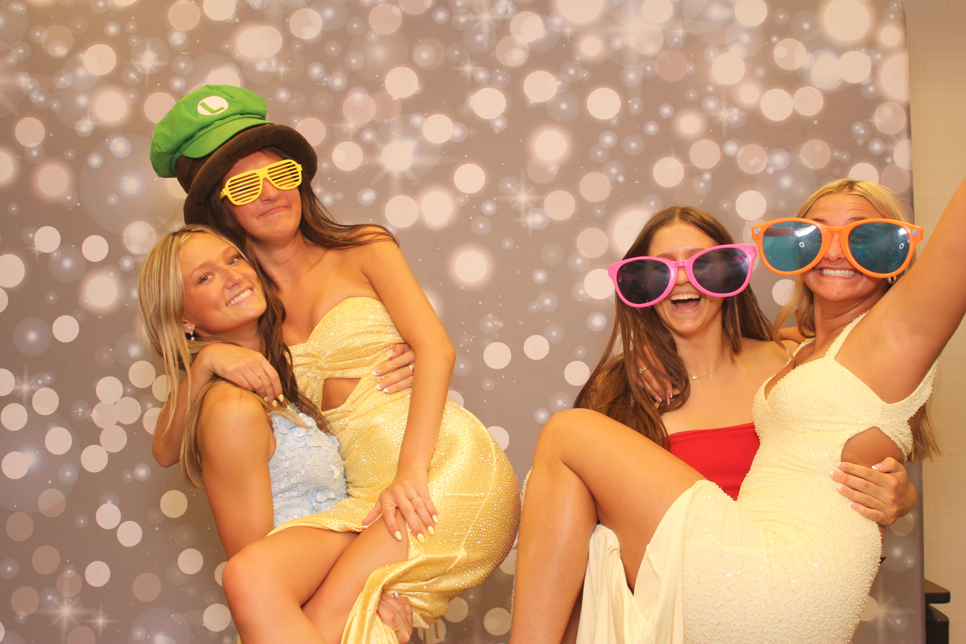 Valley View Prom | View more photos from the event at gallery.photoboothcincy.com/u/PhotoBoothCincy/Valley-View-Prom-0