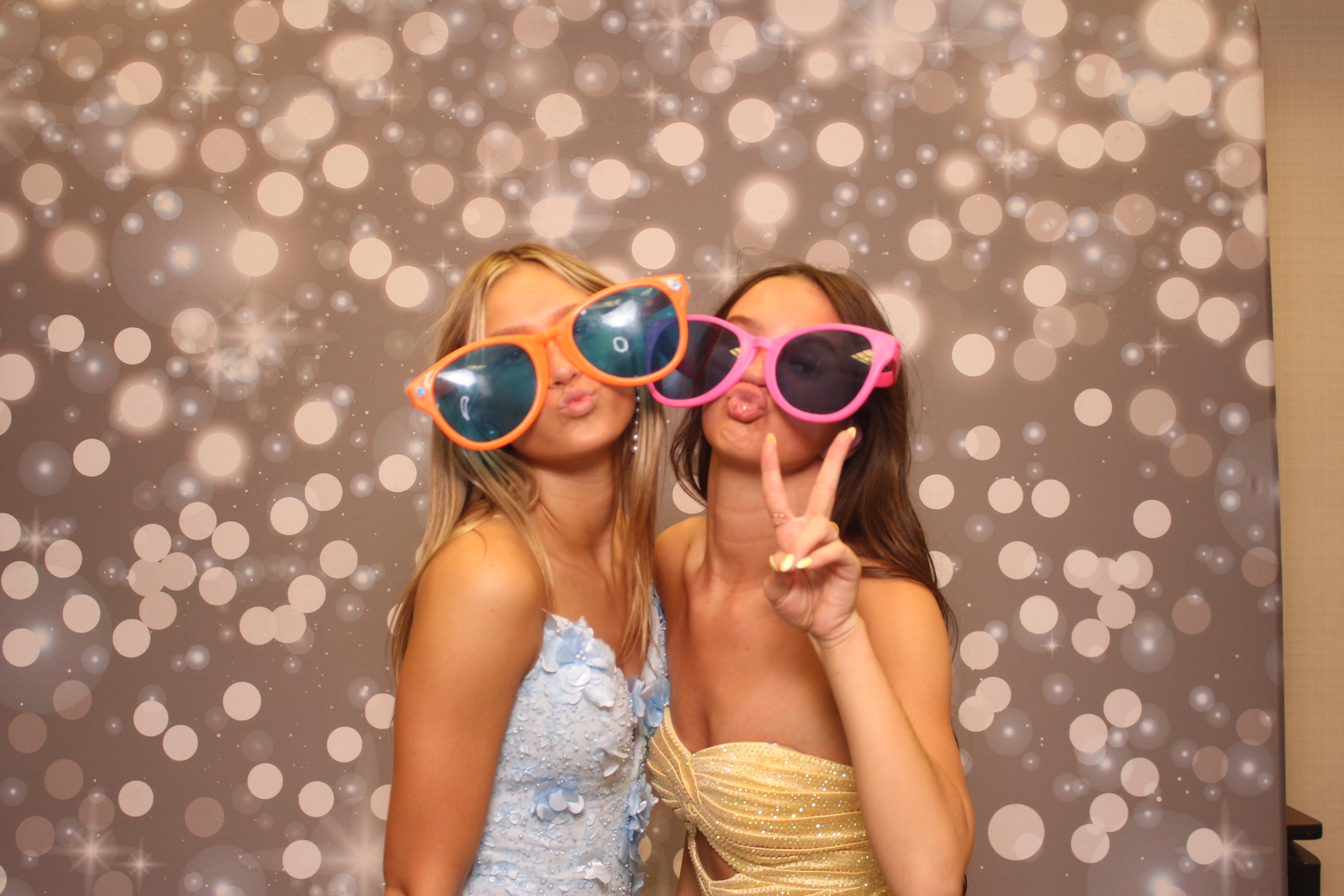 Valley View Prom | View more photos from the event at gallery.photoboothcincy.com/u/PhotoBoothCincy/Valley-View-Prom-0