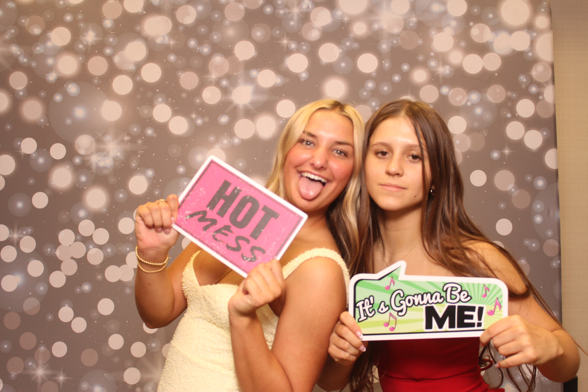 Valley View Prom | View more photos from the event at gallery.photoboothcincy.com/u/PhotoBoothCincy/Valley-View-Prom-0