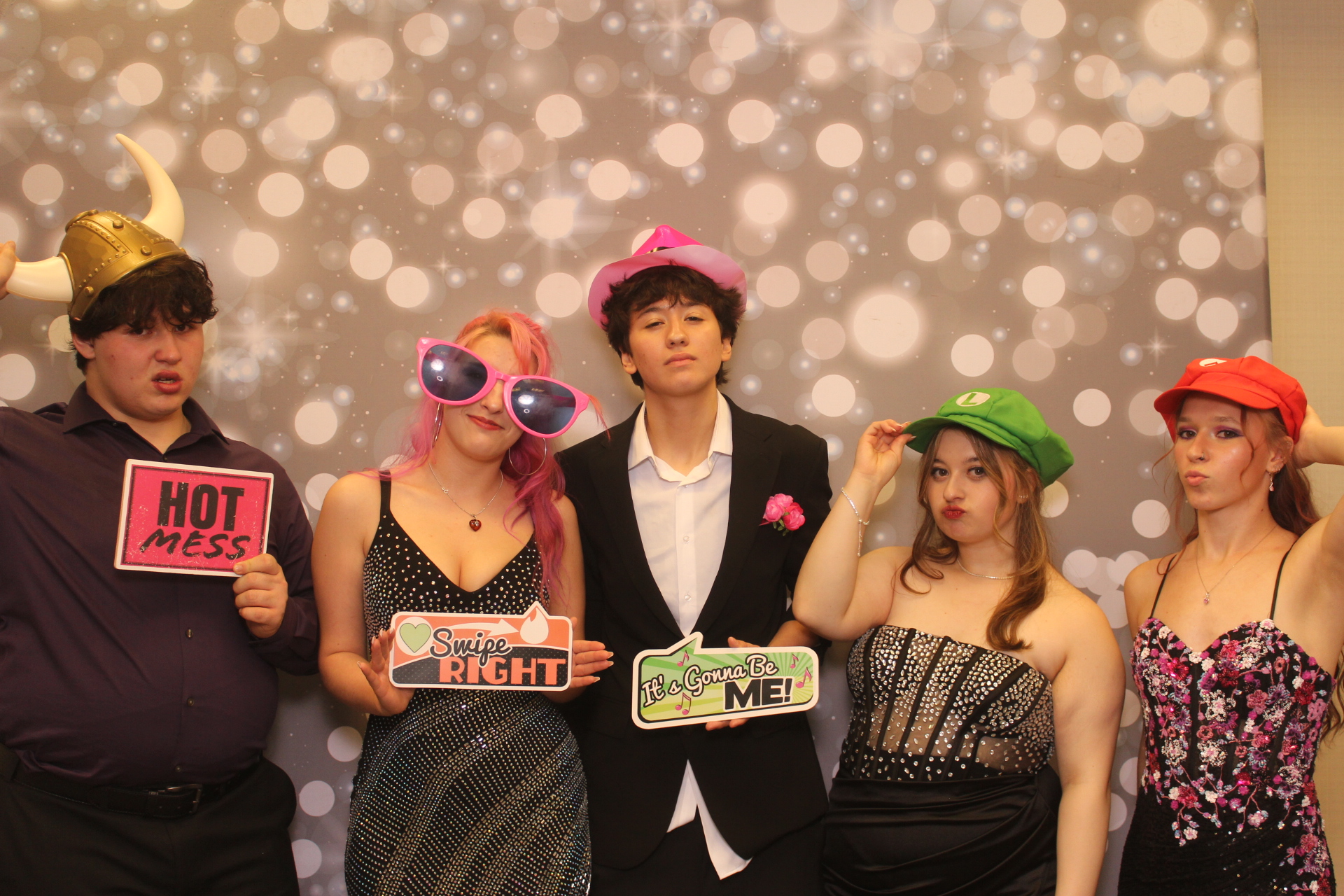 Valley View Prom | View more photos from the event at gallery.photoboothcincy.com/u/PhotoBoothCincy/Valley-View-Prom-0