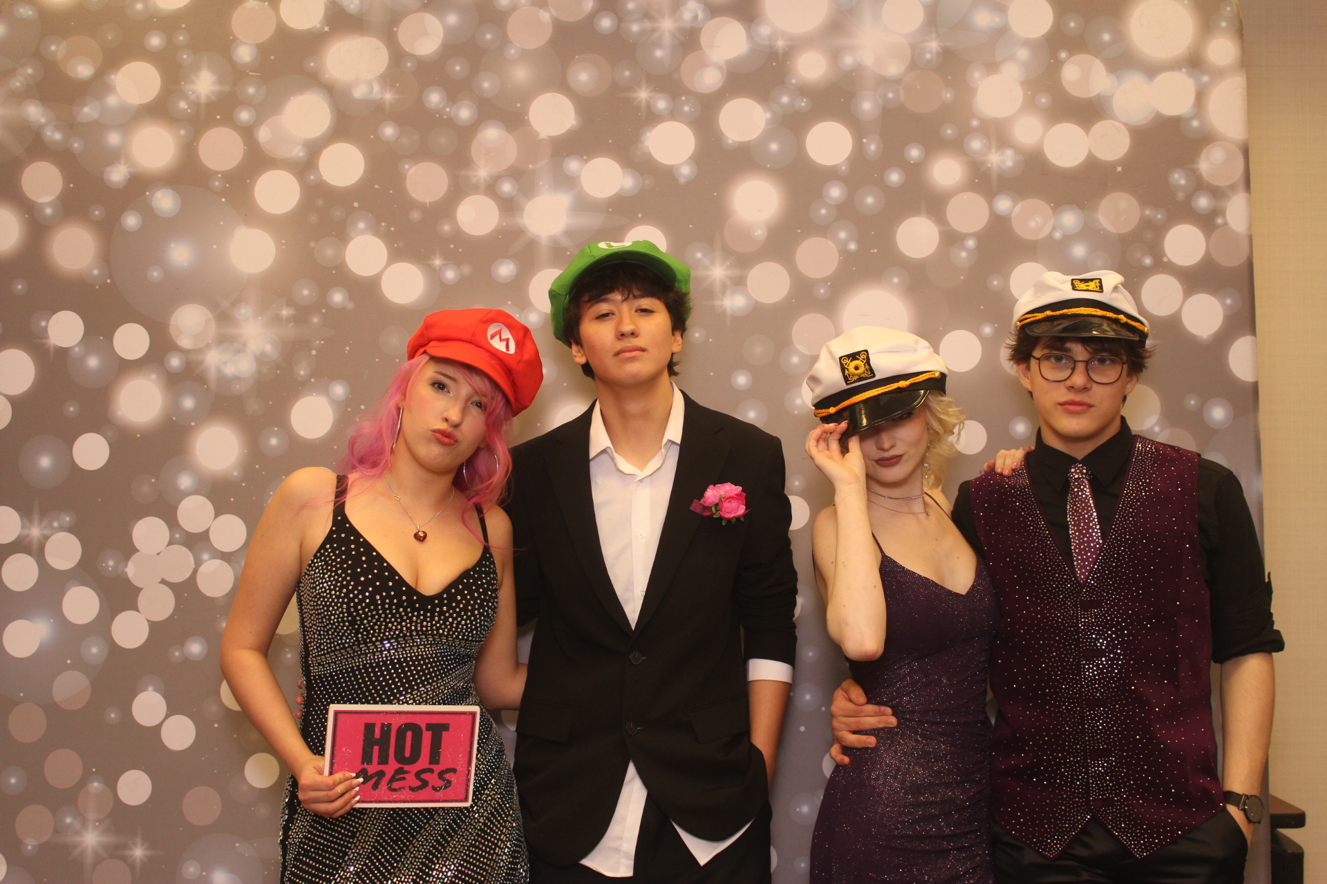 Valley View Prom | View more photos from the event at gallery.photoboothcincy.com/u/PhotoBoothCincy/Valley-View-Prom-0