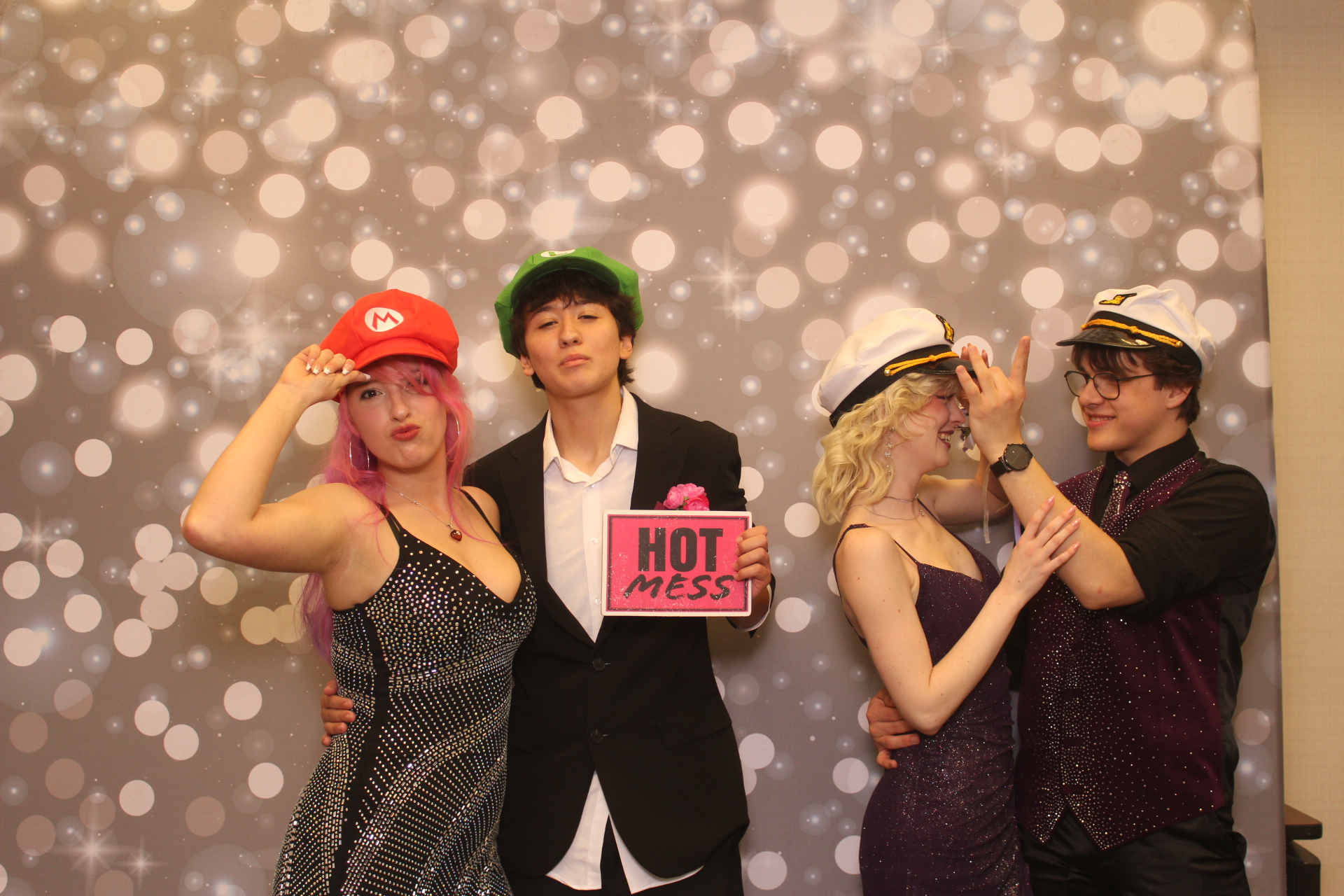 Valley View Prom | View more photos from the event at gallery.photoboothcincy.com/u/PhotoBoothCincy/Valley-View-Prom-0