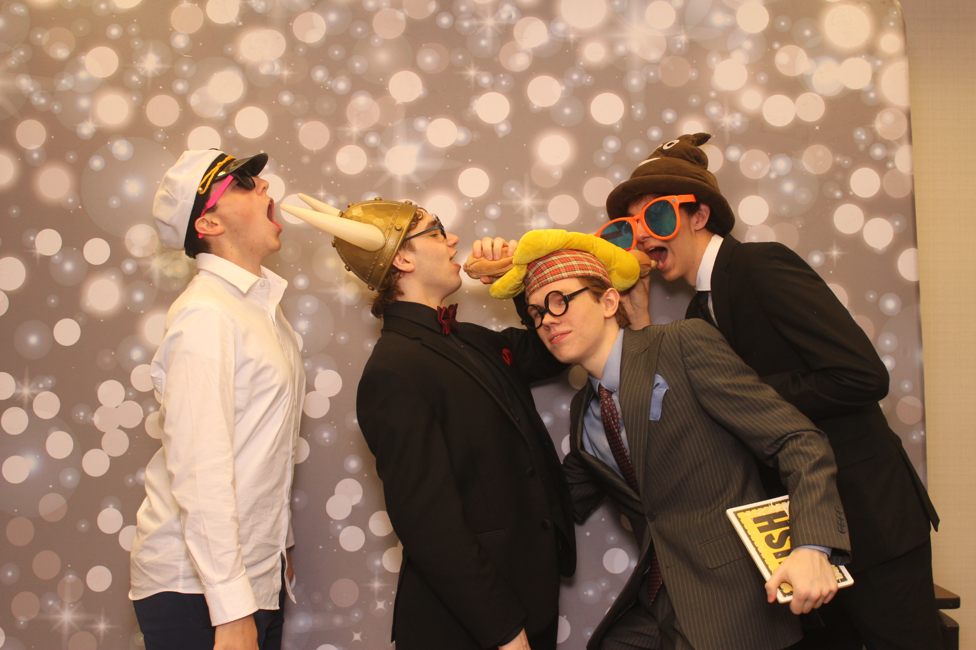 Valley View Prom | View more photos from the event at gallery.photoboothcincy.com/u/PhotoBoothCincy/Valley-View-Prom-0