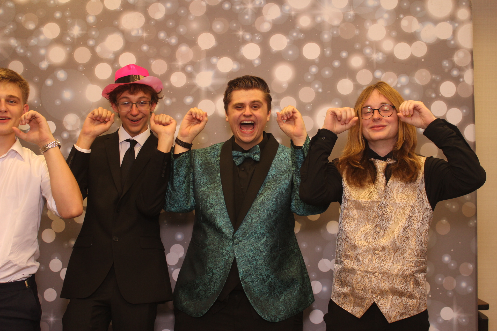 Valley View Prom | View more photos from the event at gallery.photoboothcincy.com/u/PhotoBoothCincy/Valley-View-Prom-0