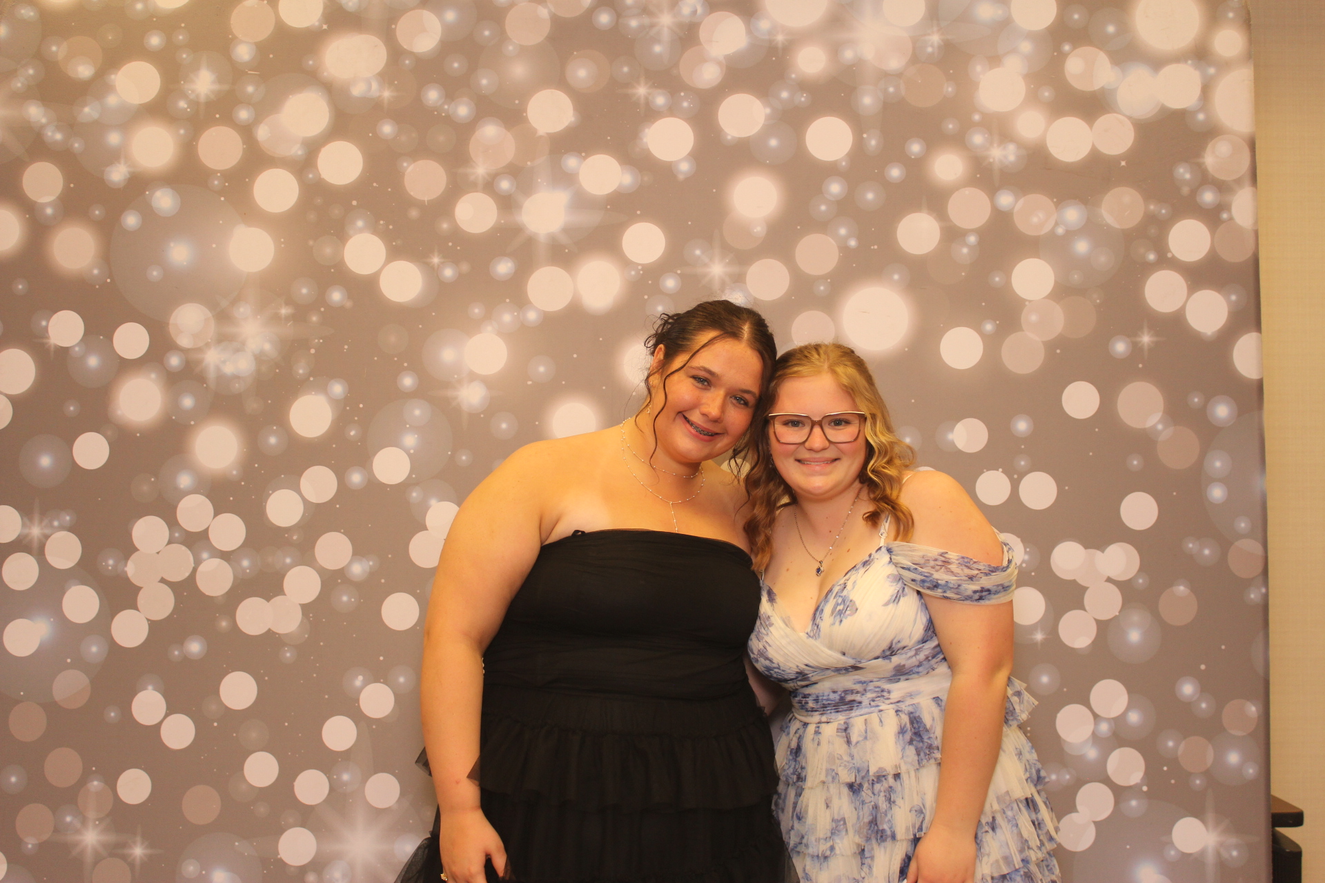 Valley View Prom | View more photos from the event at gallery.photoboothcincy.com/u/PhotoBoothCincy/Valley-View-Prom-0