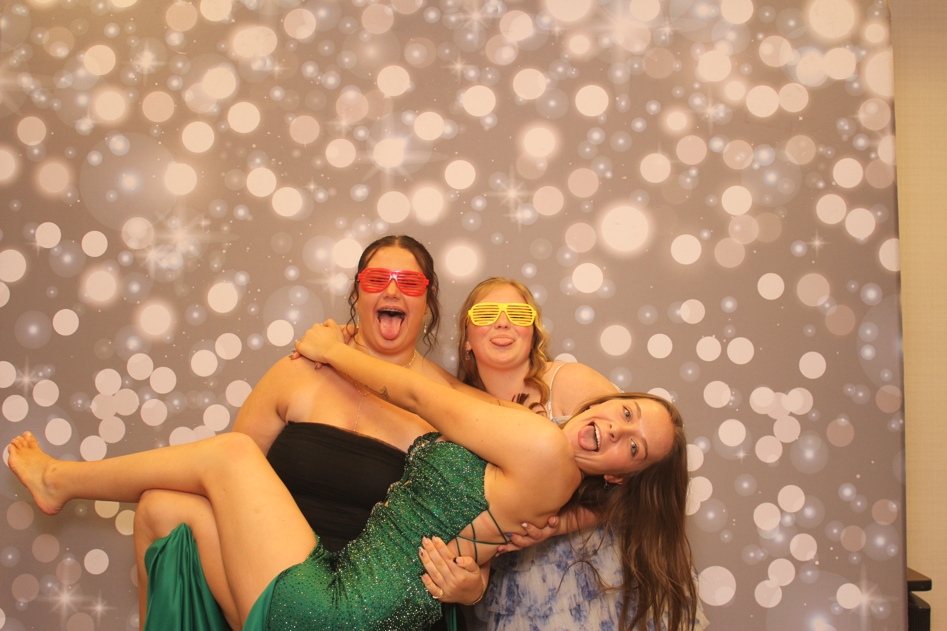 Valley View Prom | View more photos from the event at gallery.photoboothcincy.com/u/PhotoBoothCincy/Valley-View-Prom-0