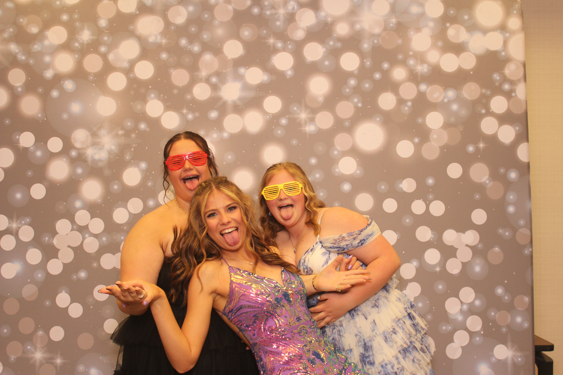 Valley View Prom | View more photos from the event at gallery.photoboothcincy.com/u/PhotoBoothCincy/Valley-View-Prom-0