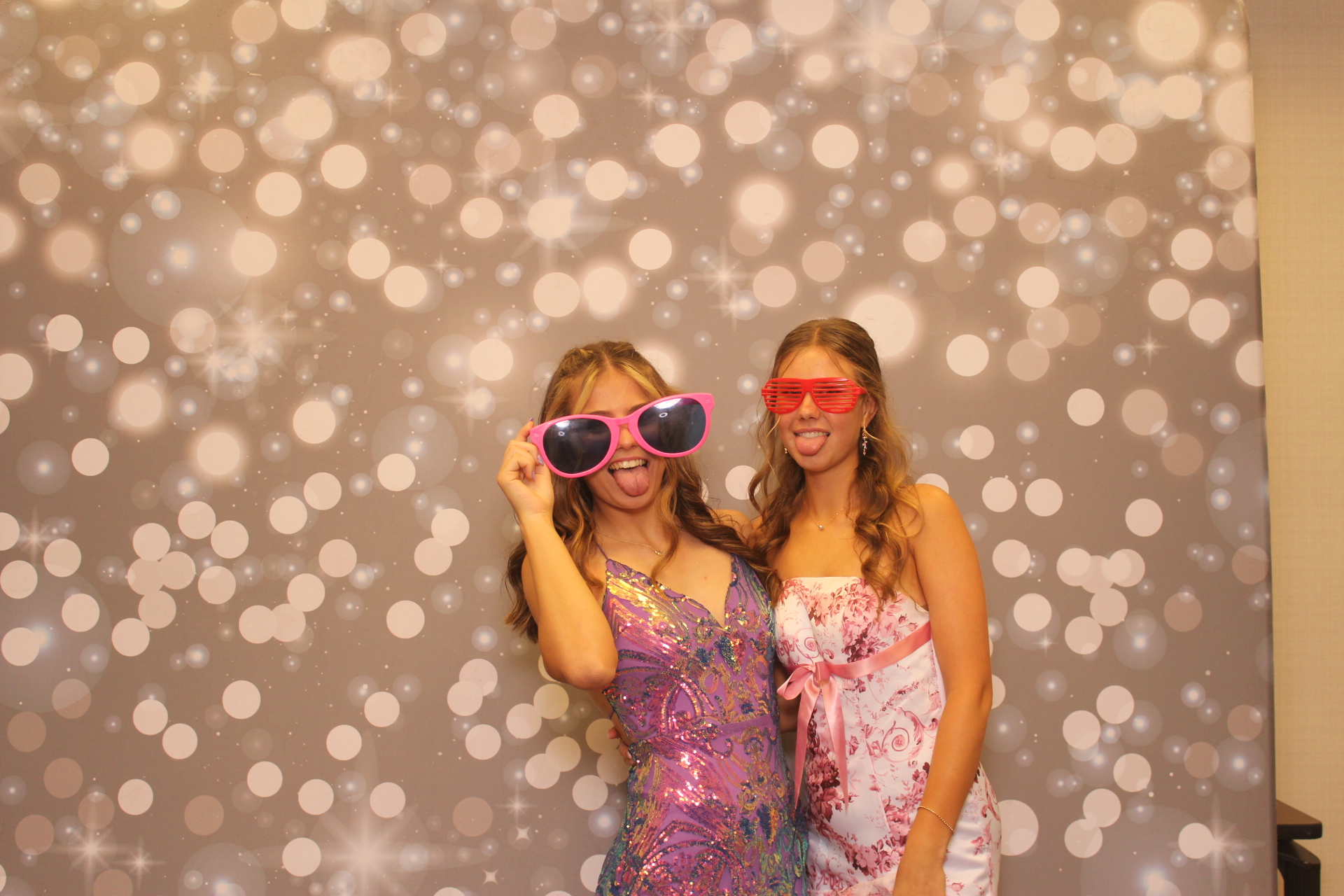 Valley View Prom | View more photos from the event at gallery.photoboothcincy.com/u/PhotoBoothCincy/Valley-View-Prom-0