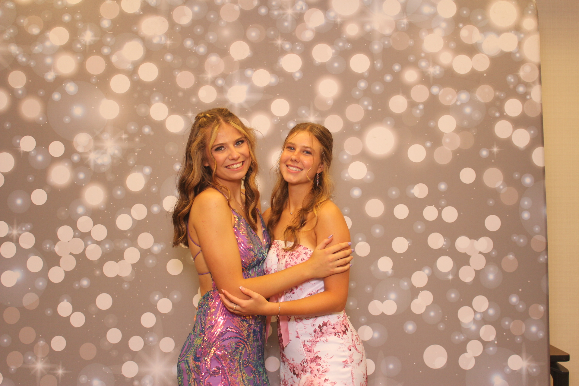 Valley View Prom | View more photos from the event at gallery.photoboothcincy.com/u/PhotoBoothCincy/Valley-View-Prom-0