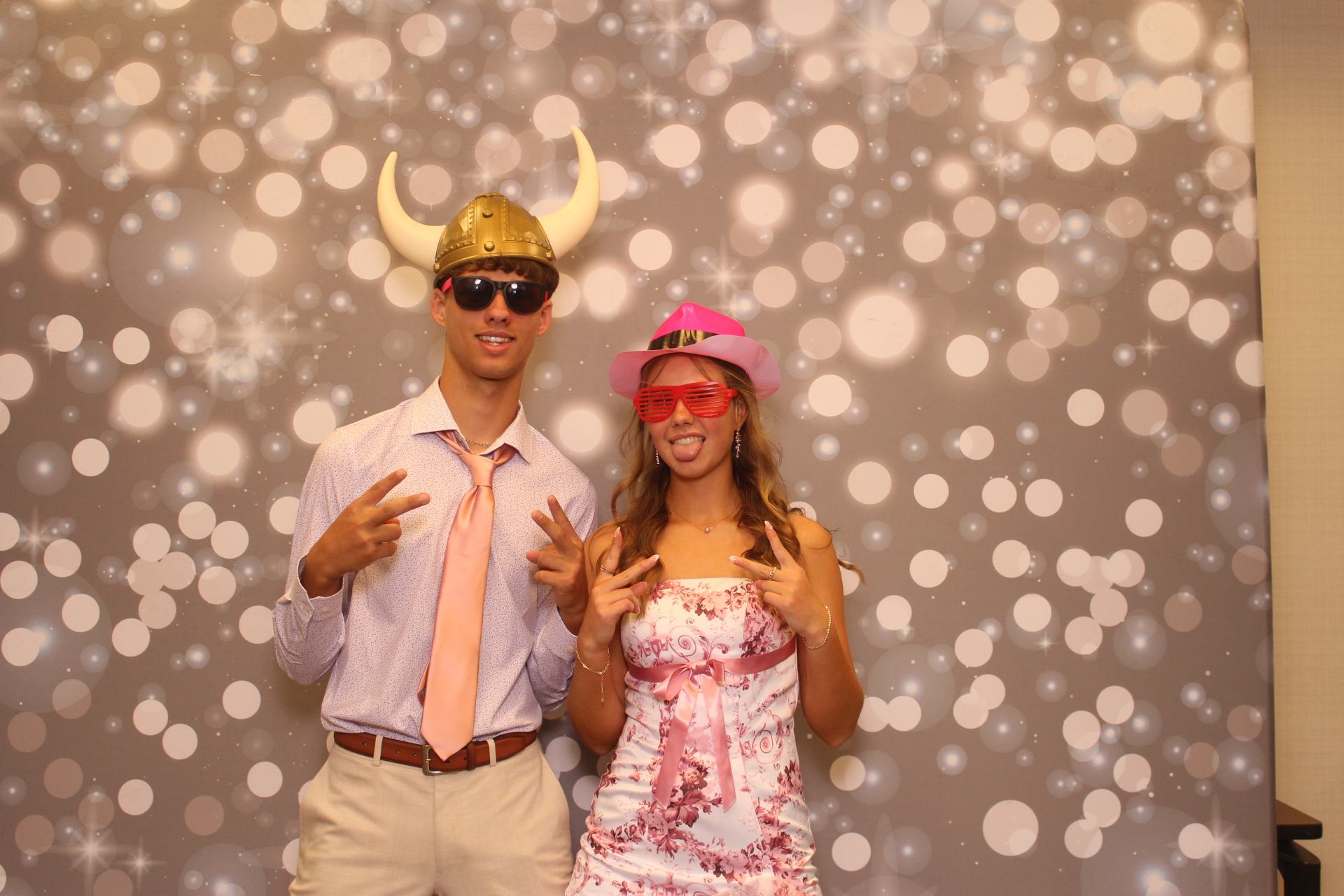 Valley View Prom | View more photos from the event at gallery.photoboothcincy.com/u/PhotoBoothCincy/Valley-View-Prom-0