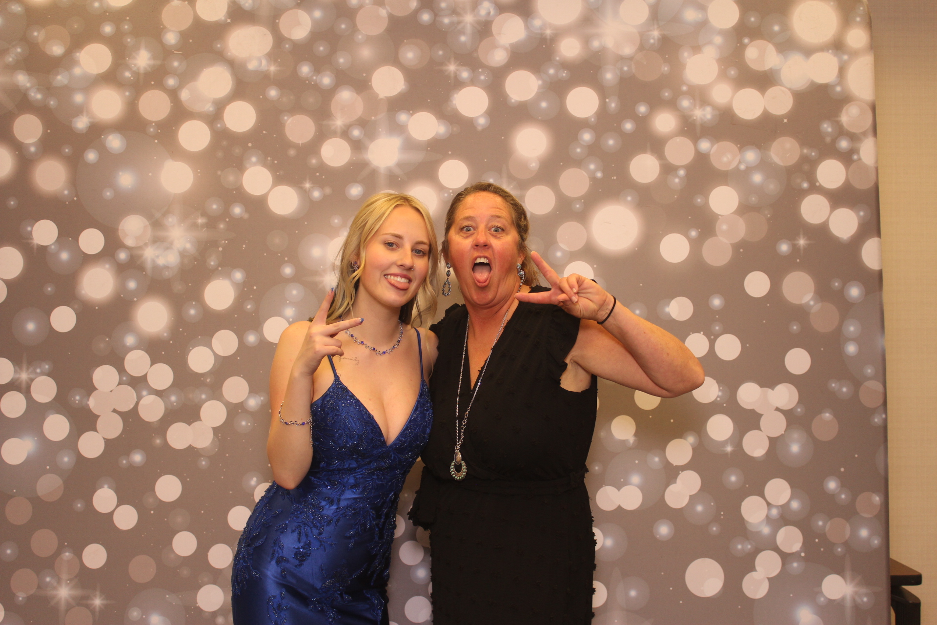 Valley View Prom | View more photos from the event at gallery.photoboothcincy.com/u/PhotoBoothCincy/Valley-View-Prom-0