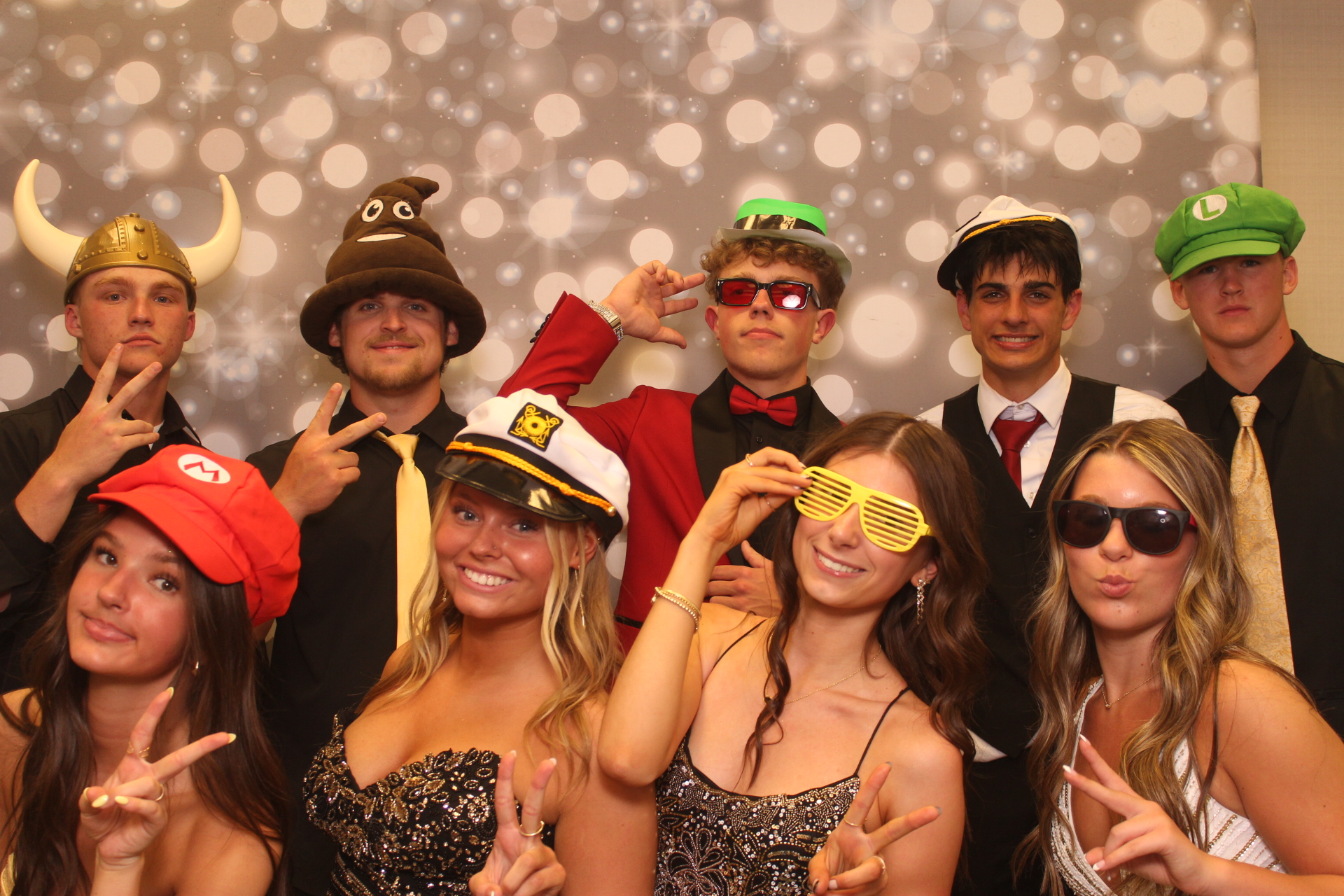 Valley View Prom | View more photos from the event at gallery.photoboothcincy.com/u/PhotoBoothCincy/Valley-View-Prom-0