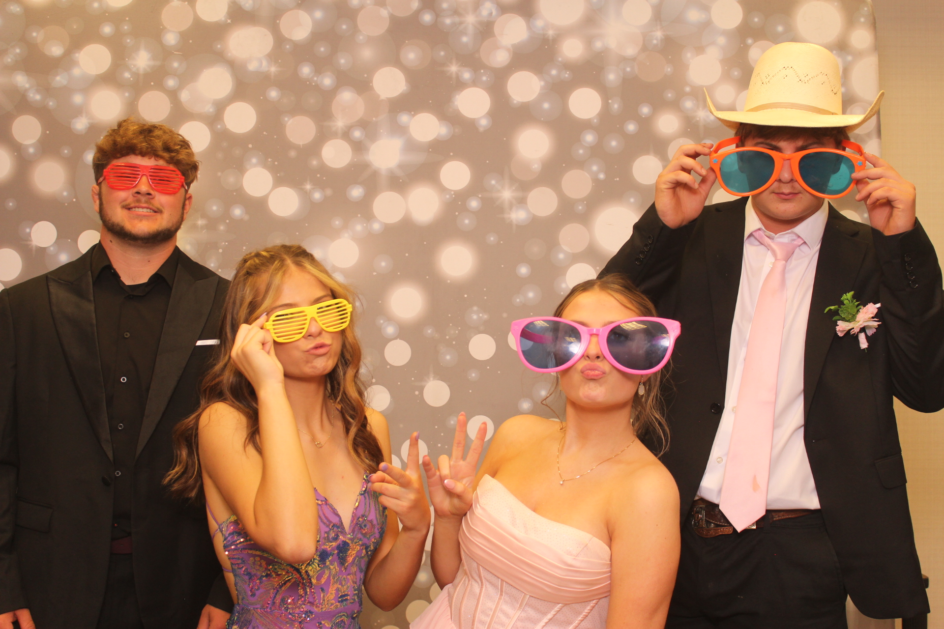 Valley View Prom | View more photos from the event at gallery.photoboothcincy.com/u/PhotoBoothCincy/Valley-View-Prom-0
