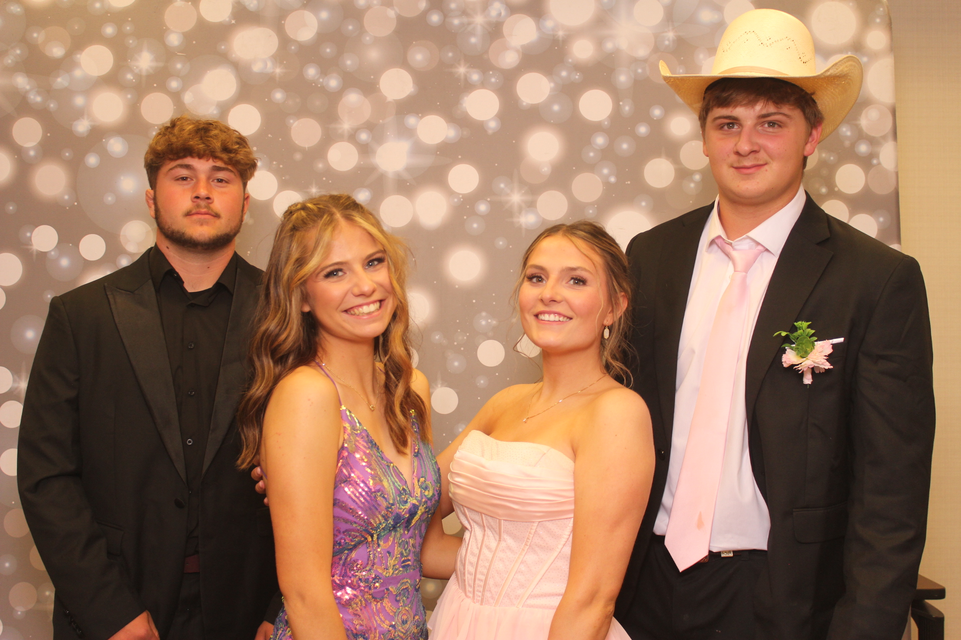 Valley View Prom | View more photos from the event at gallery.photoboothcincy.com/u/PhotoBoothCincy/Valley-View-Prom-0