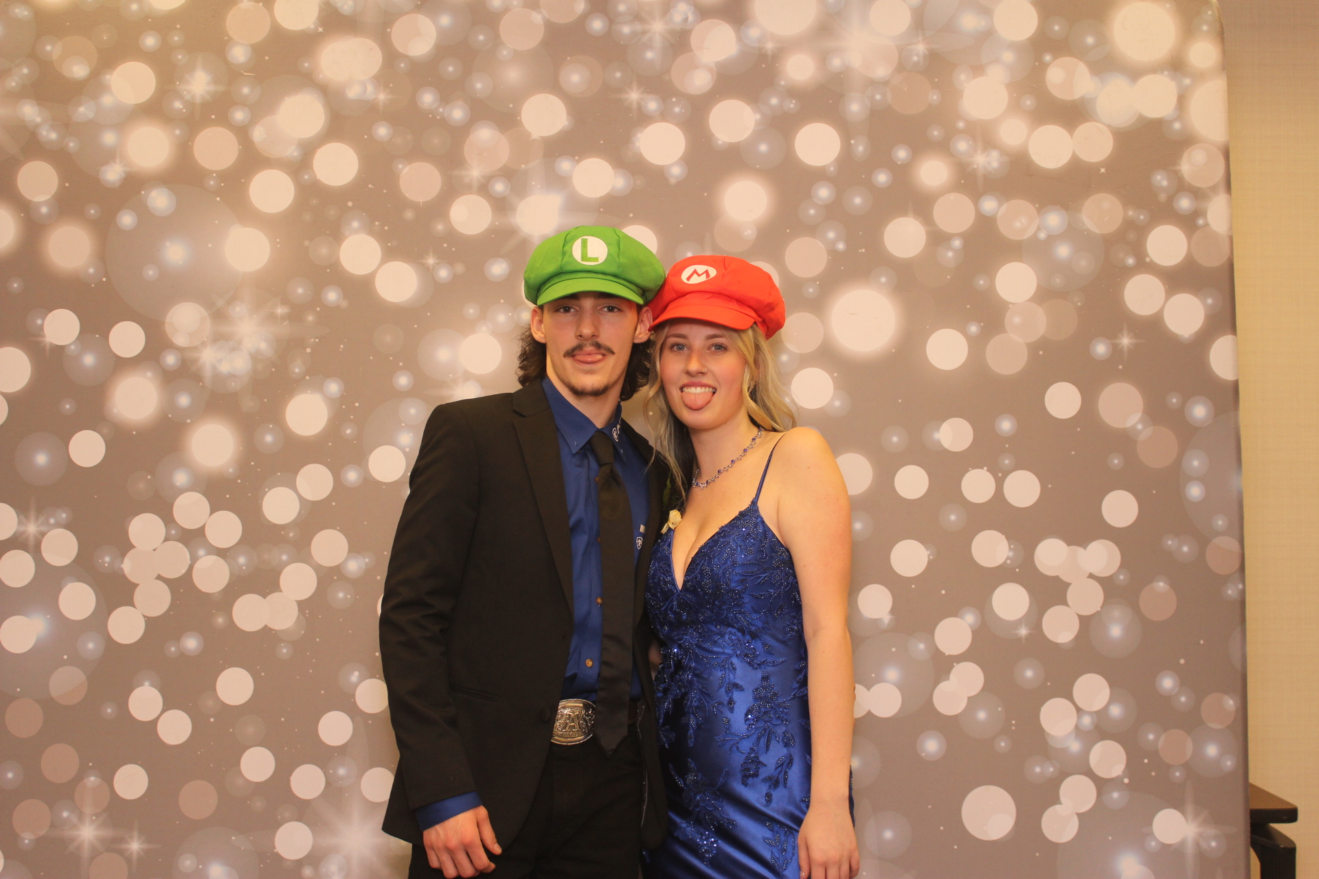 Valley View Prom | View more photos from the event at gallery.photoboothcincy.com/u/PhotoBoothCincy/Valley-View-Prom-0