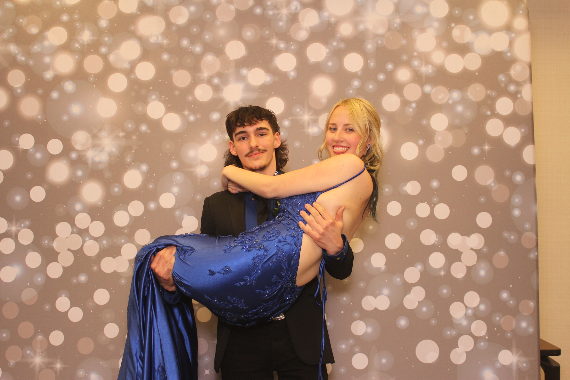 Valley View Prom | View more photos from the event at gallery.photoboothcincy.com/u/PhotoBoothCincy/Valley-View-Prom-0
