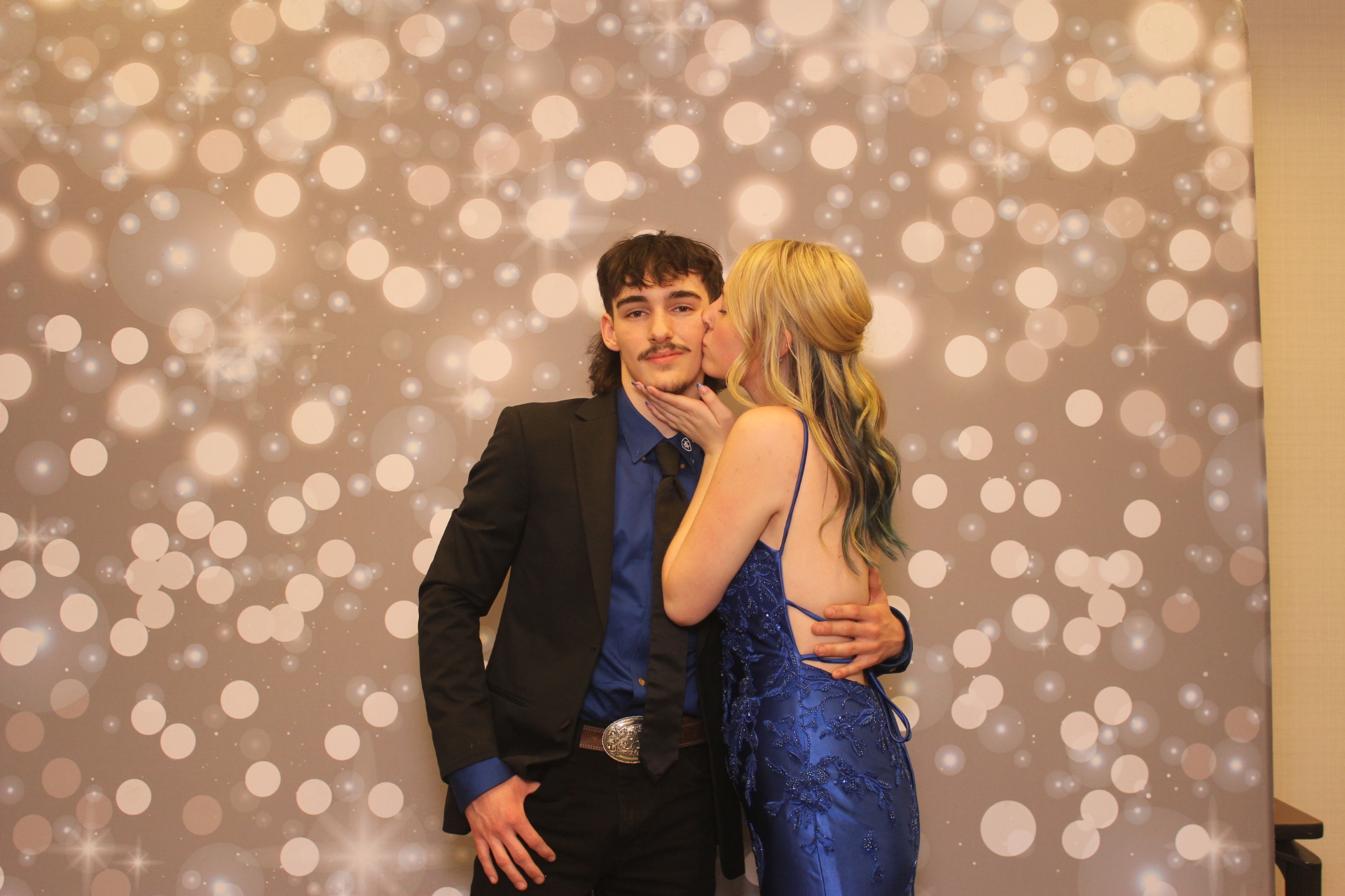 Valley View Prom | View more photos from the event at gallery.photoboothcincy.com/u/PhotoBoothCincy/Valley-View-Prom-0