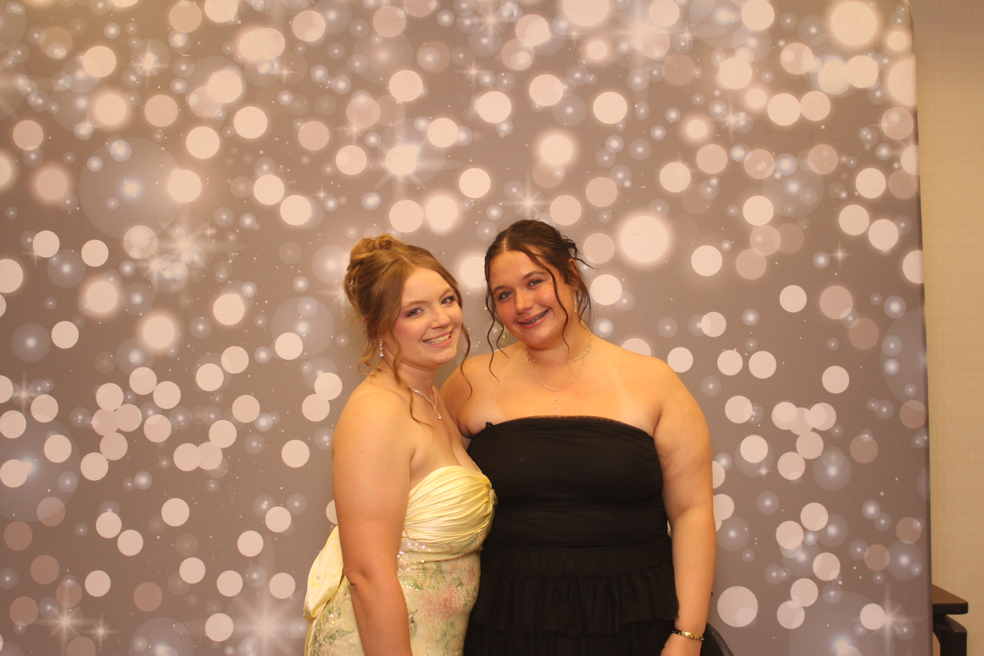 Valley View Prom | View more photos from the event at gallery.photoboothcincy.com/u/PhotoBoothCincy/Valley-View-Prom-0