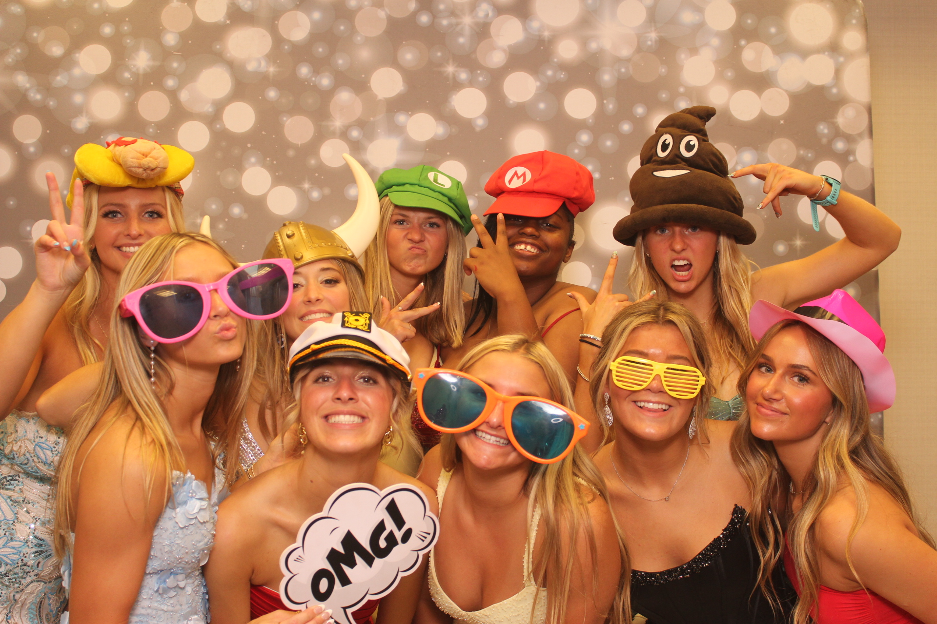 Valley View Prom | View more photos from the event at gallery.photoboothcincy.com/u/PhotoBoothCincy/Valley-View-Prom-0
