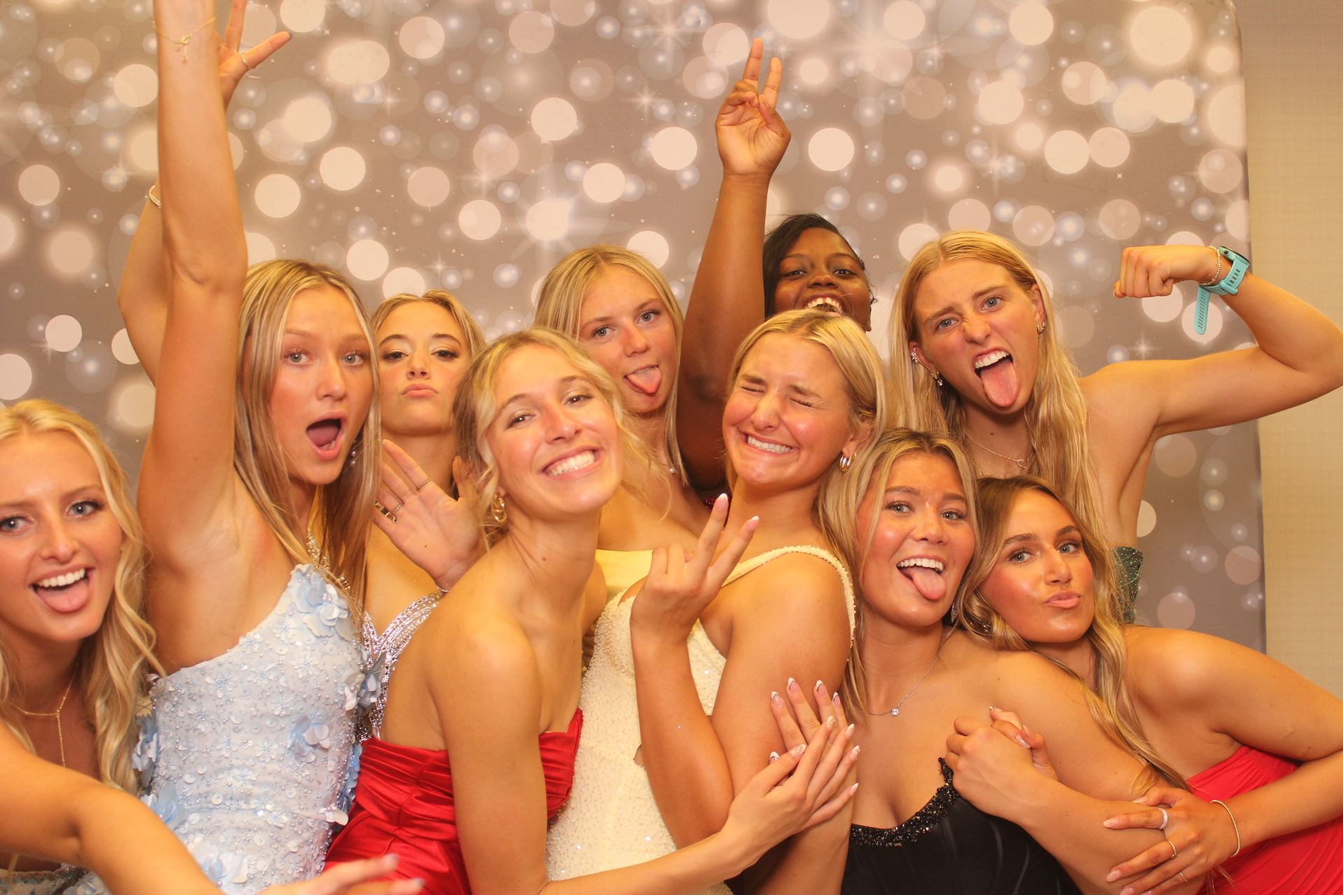 Valley View Prom | View more photos from the event at gallery.photoboothcincy.com/u/PhotoBoothCincy/Valley-View-Prom-0