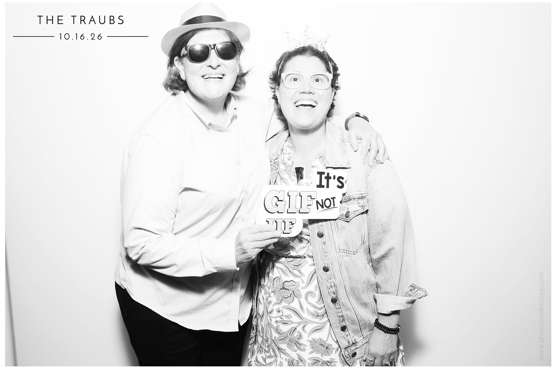 Victoria & James Wedding | View more photos from the event at gallery.photoboothcincy.com/u/PhotoBoothCincy/Victoria-James-Wedding