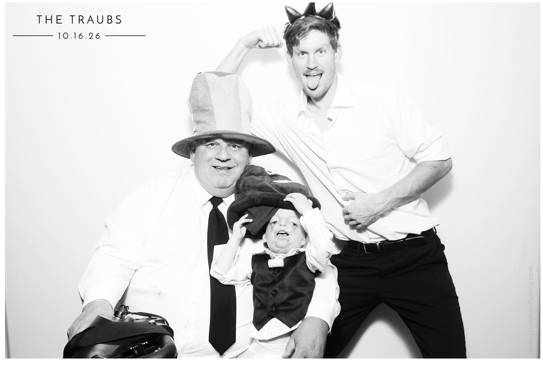 Victoria & James Wedding | View more photos from the event at gallery.photoboothcincy.com/u/PhotoBoothCincy/Victoria-James-Wedding