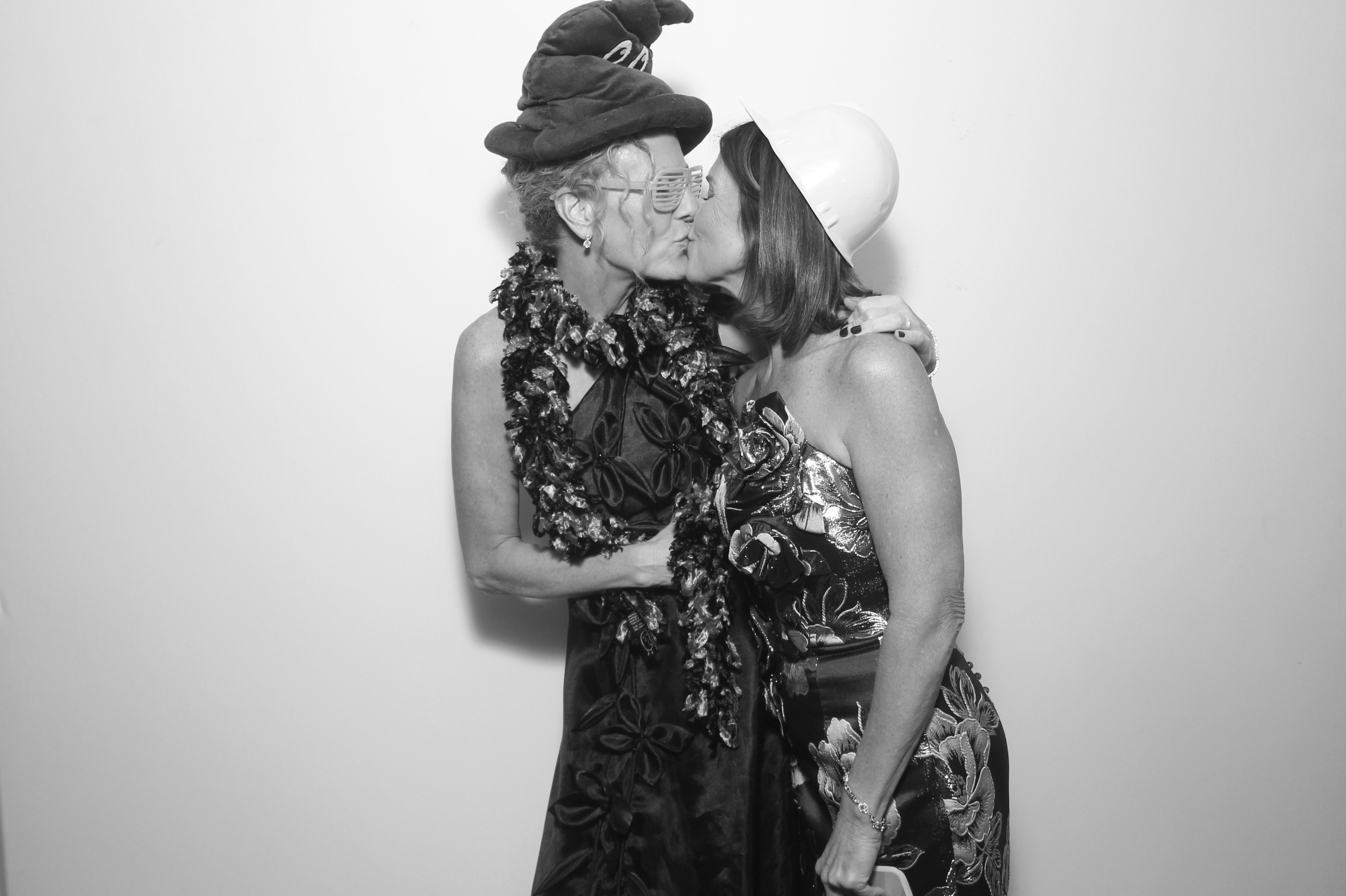 Victoria & James Wedding | View more photos from the event at gallery.photoboothcincy.com/u/PhotoBoothCincy/Victoria-James-Wedding