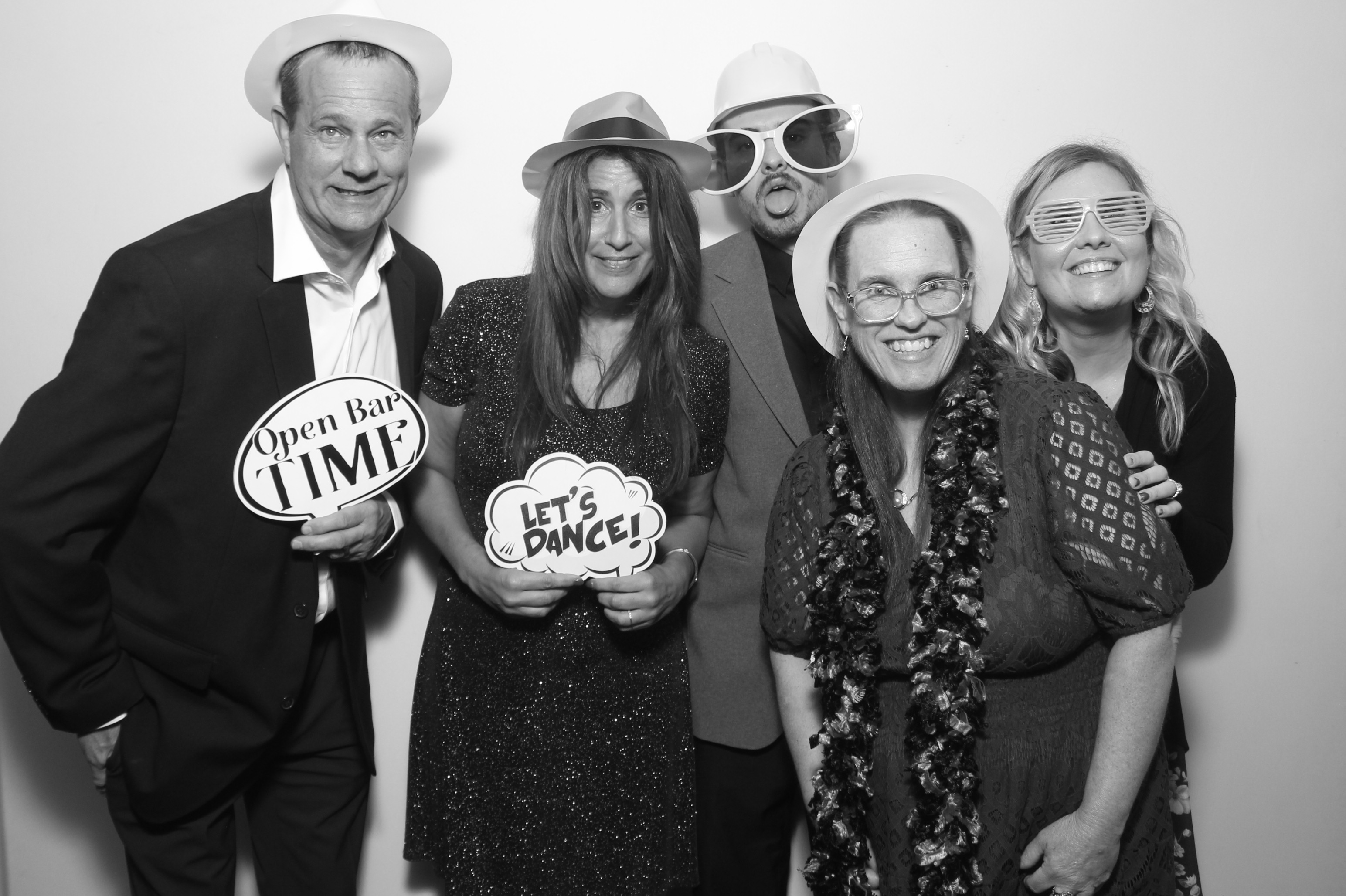Victoria & James Wedding | View more photos from the event at gallery.photoboothcincy.com/u/PhotoBoothCincy/Victoria-James-Wedding