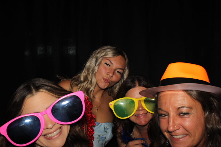 Voegeli Wedding | View more photos from the event at gallery.photoboothcincy.com/u/PhotoBoothCincy/Voegeli-Wedding
