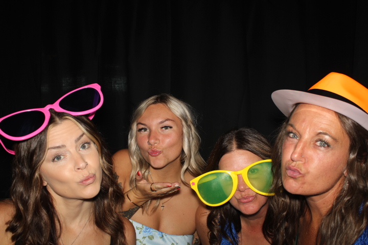Voegeli Wedding | View more photos from the event at gallery.photoboothcincy.com/u/PhotoBoothCincy/Voegeli-Wedding