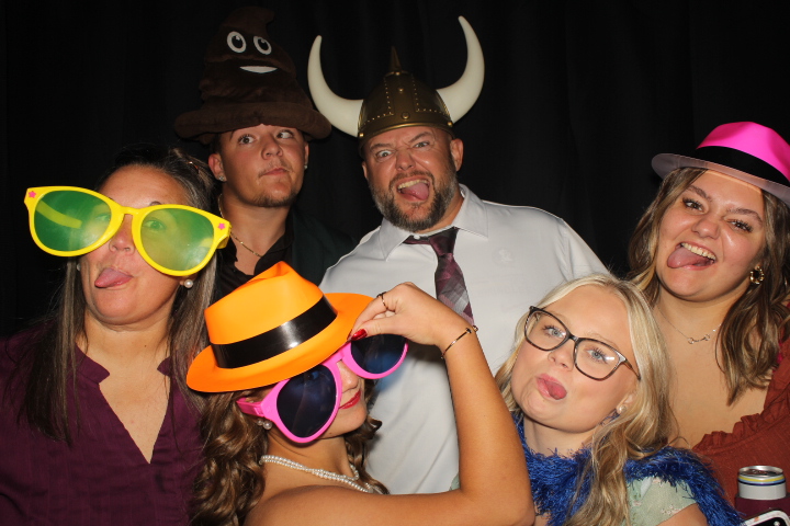 Voegeli Wedding | View more photos from the event at gallery.photoboothcincy.com/u/PhotoBoothCincy/Voegeli-Wedding