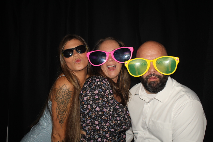 Voegeli Wedding | View more photos from the event at gallery.photoboothcincy.com/u/PhotoBoothCincy/Voegeli-Wedding