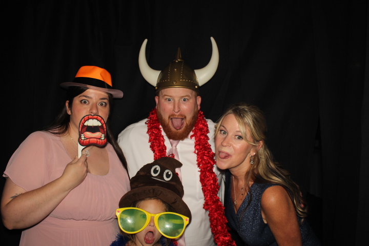 Voegeli Wedding | View more photos from the event at gallery.photoboothcincy.com/u/PhotoBoothCincy/Voegeli-Wedding