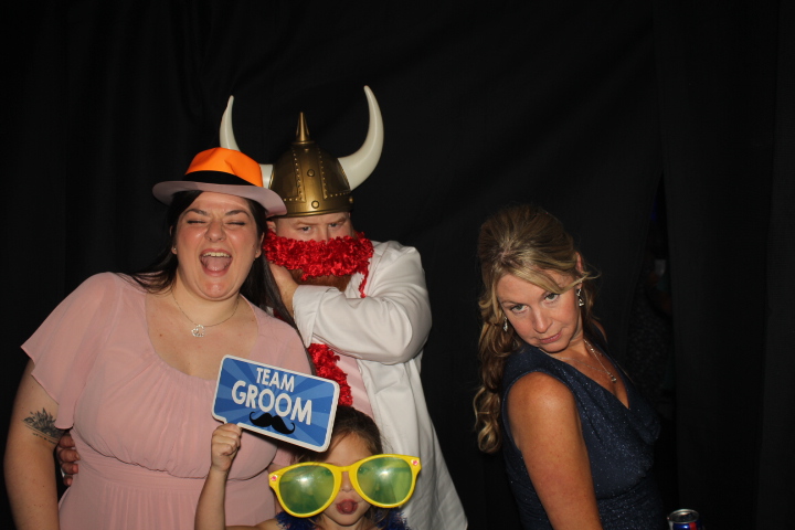 Voegeli Wedding | View more photos from the event at gallery.photoboothcincy.com/u/PhotoBoothCincy/Voegeli-Wedding