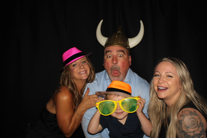 Voegeli Wedding | View more photos from the event at gallery.photoboothcincy.com/u/PhotoBoothCincy/Voegeli-Wedding